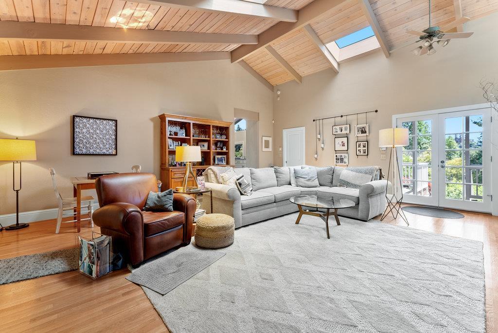 Detail Gallery Image 8 of 54 For 455 Calle Del Sol, Aptos,  CA 95003 - 4 Beds | 3/2 Baths