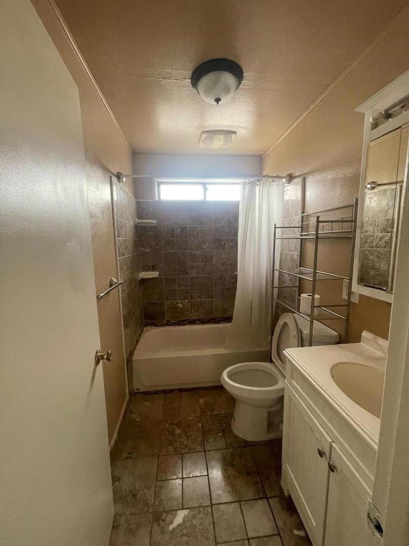 Detail Gallery Image 12 of 14 For 1021 Polk St #29,  Salinas,  CA 93906 - 2 Beds | 1 Baths