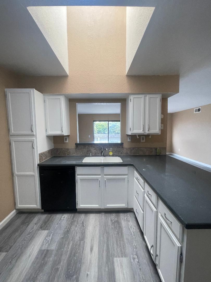 Detail Gallery Image 4 of 14 For 1021 Polk St #29,  Salinas,  CA 93906 - 2 Beds | 1 Baths