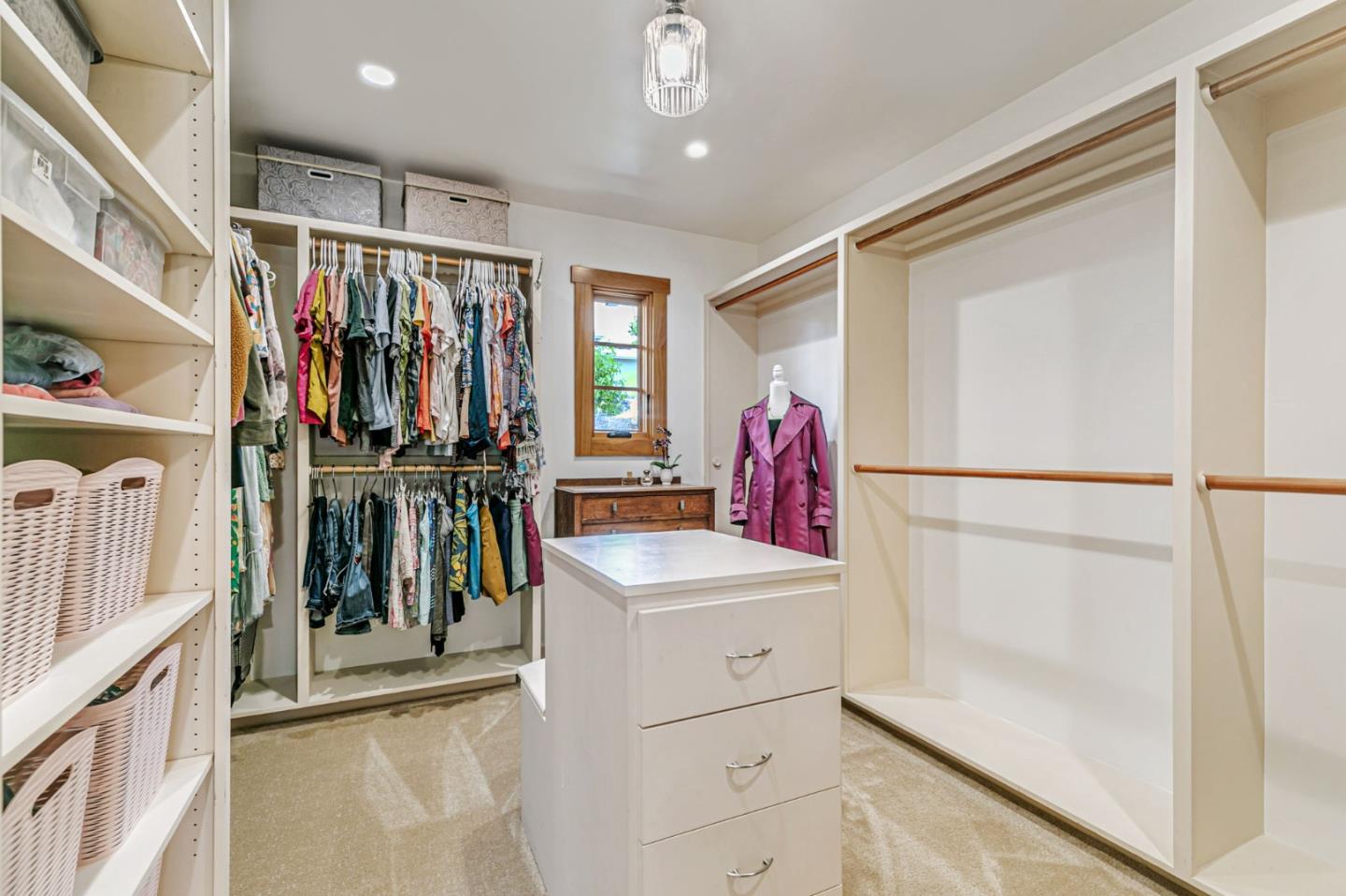 Detail Gallery Image 12 of 37 For 15393 via Caballero, Monte Sereno,  CA 95030 - 5 Beds | 4/1 Baths