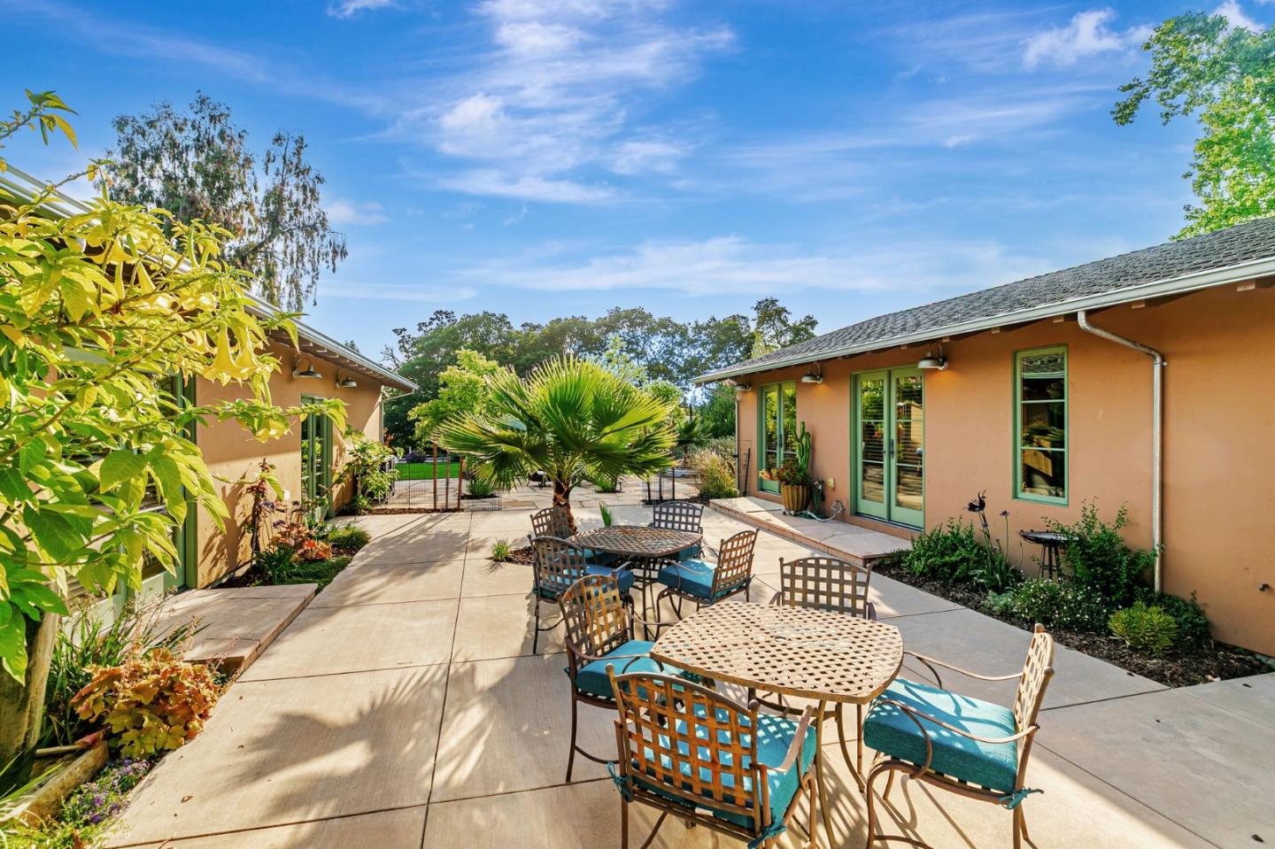 Detail Gallery Image 20 of 37 For 15393 via Caballero, Monte Sereno,  CA 95030 - 5 Beds | 4/1 Baths