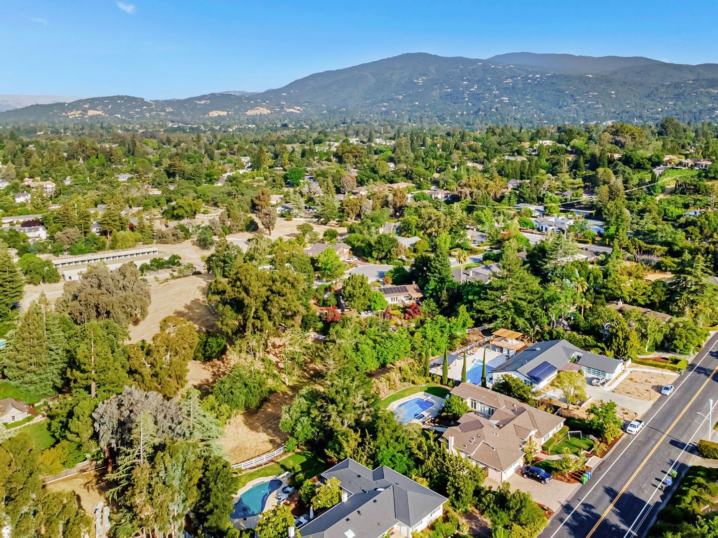 Detail Gallery Image 32 of 37 For 15393 via Caballero, Monte Sereno,  CA 95030 - 5 Beds | 4/1 Baths
