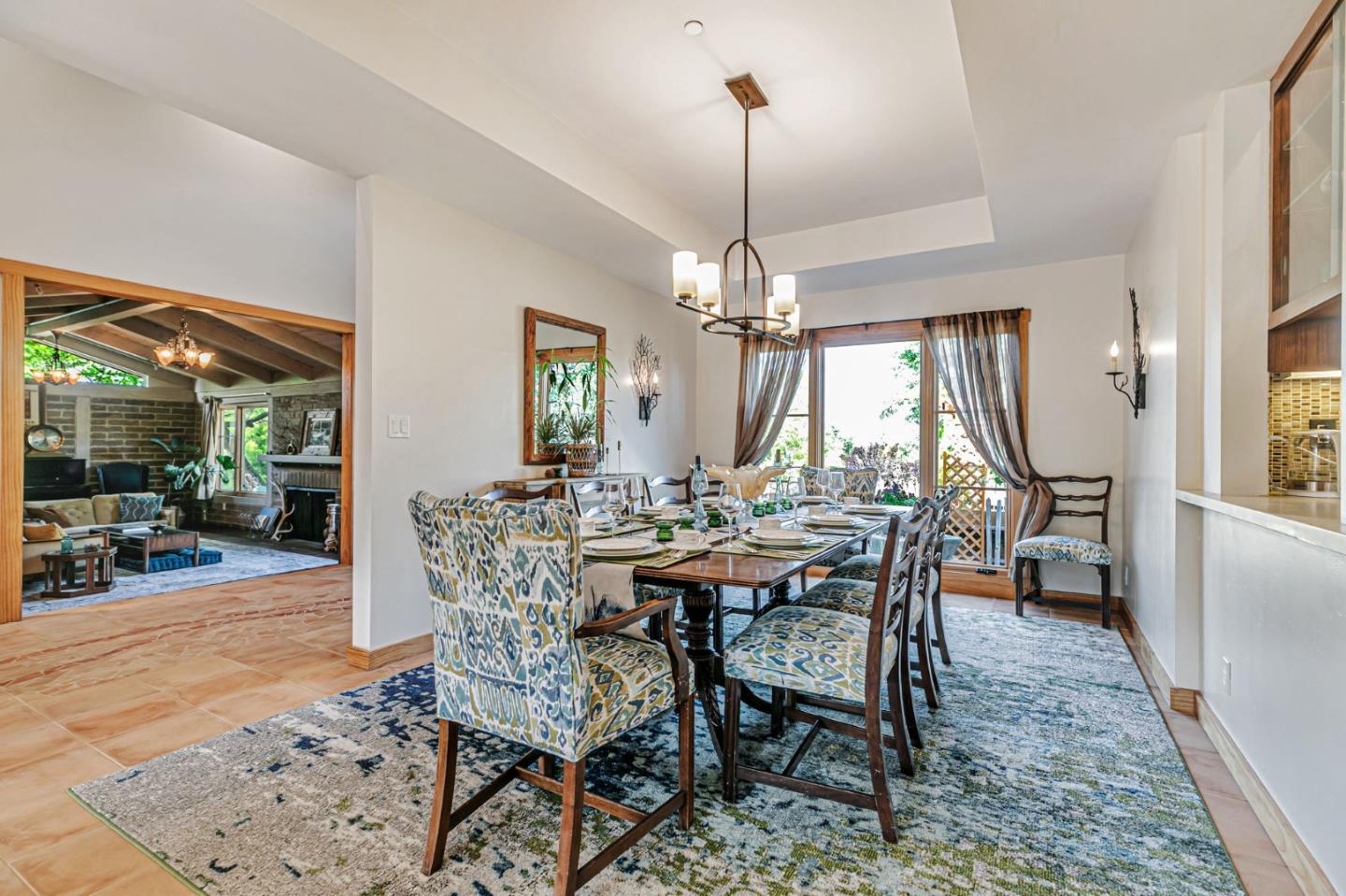 Detail Gallery Image 4 of 37 For 15393 via Caballero, Monte Sereno,  CA 95030 - 5 Beds | 4/1 Baths
