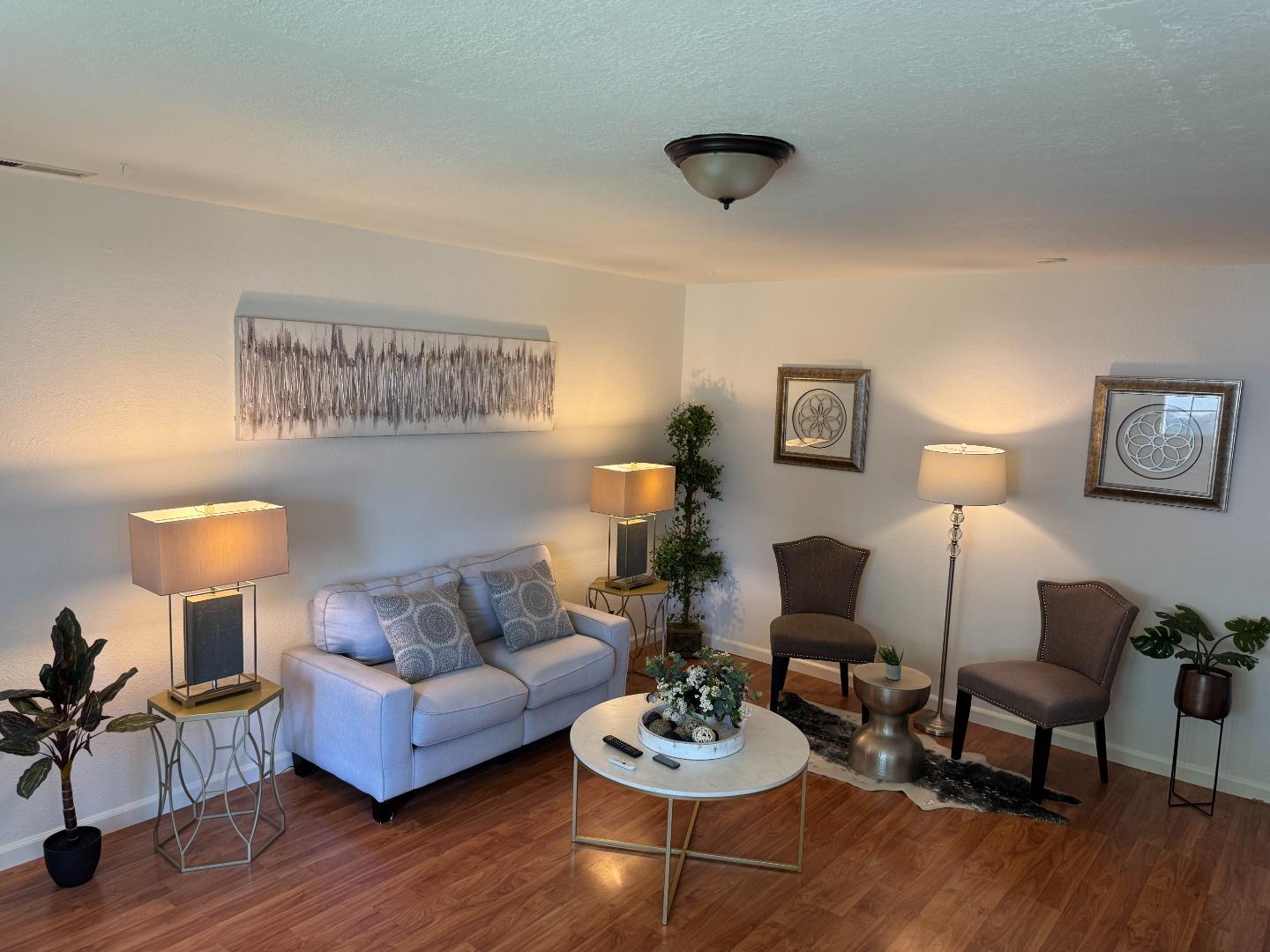 Detail Gallery Image 2 of 19 For 3268 Kilo Ave, San Jose,  CA 95124 - 3 Beds | 1 Baths