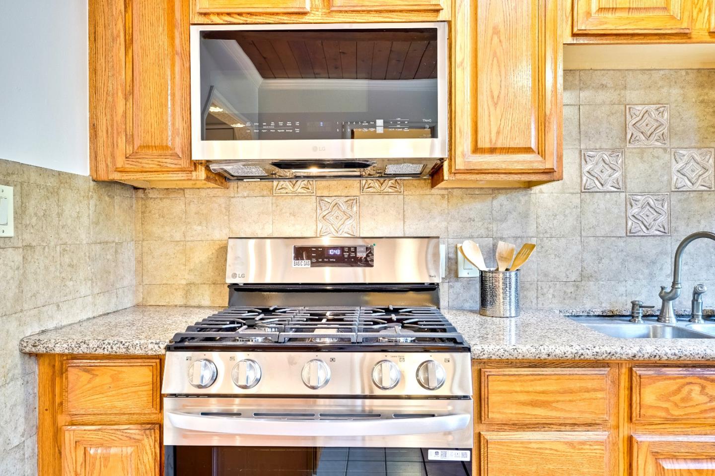 Detail Gallery Image 17 of 60 For 891 Lori Ave, Sunnyvale,  CA 94086 - 3 Beds | 2 Baths