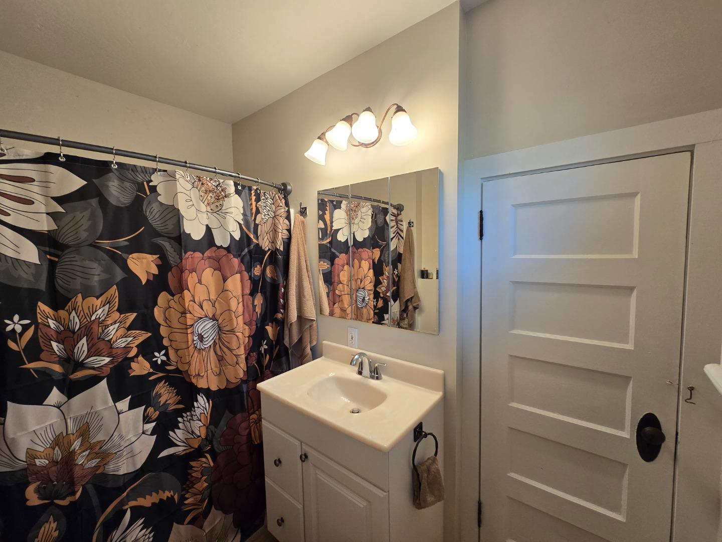 Detail Gallery Image 13 of 41 For 38 Monterey St, San Juan Bautista,  CA 95045 - 2 Beds | 1 Baths