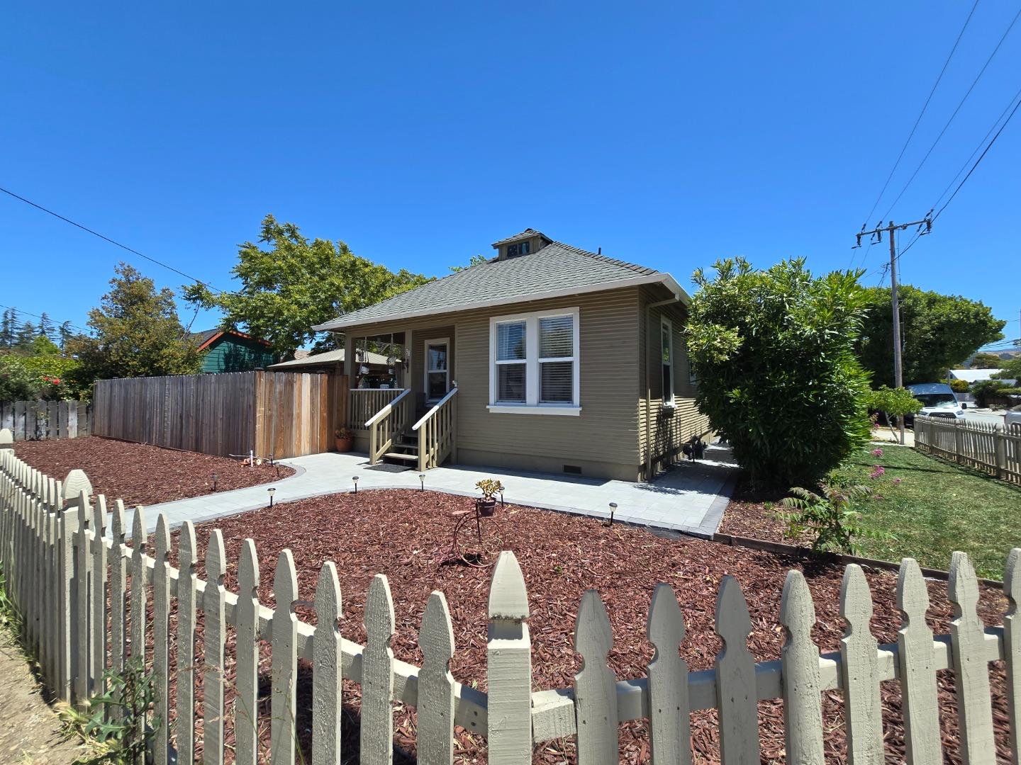 Detail Gallery Image 2 of 41 For 38 Monterey St, San Juan Bautista,  CA 95045 - 2 Beds | 1 Baths