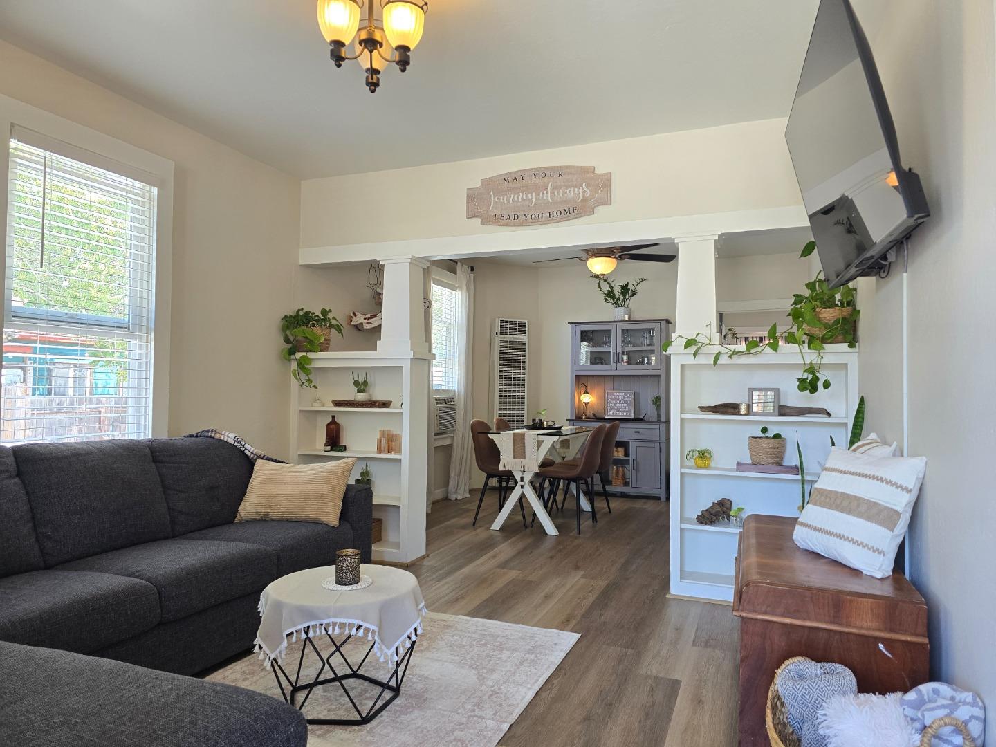 Detail Gallery Image 5 of 41 For 38 Monterey St, San Juan Bautista,  CA 95045 - 2 Beds | 1 Baths