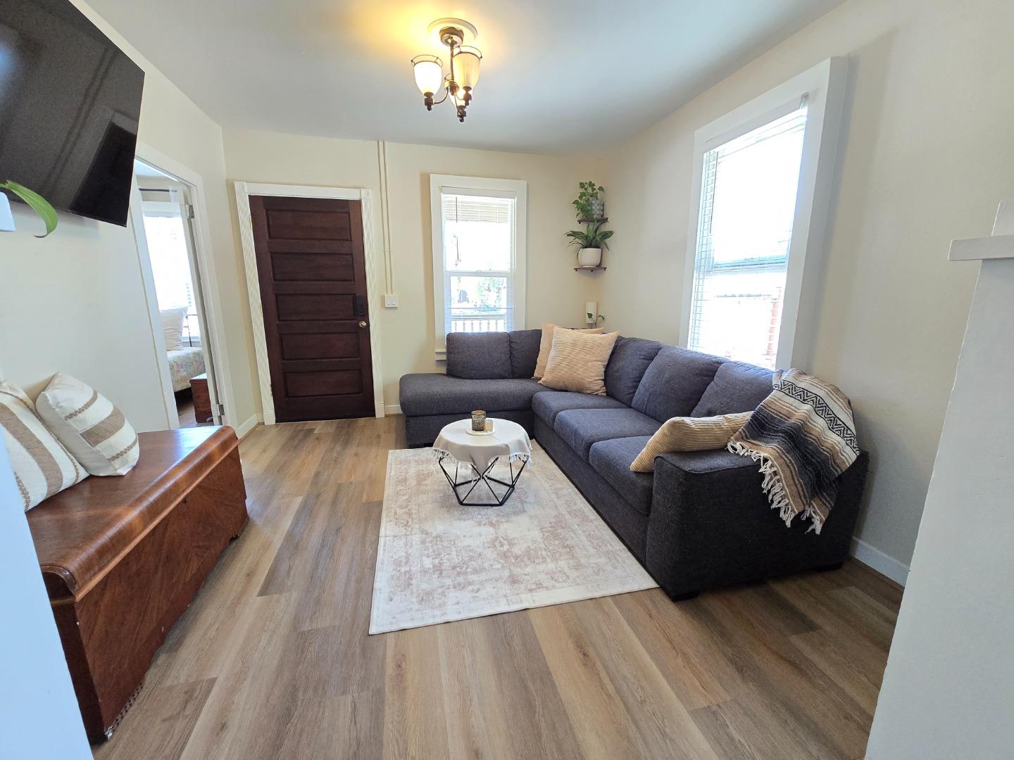 Detail Gallery Image 7 of 41 For 38 Monterey St, San Juan Bautista,  CA 95045 - 2 Beds | 1 Baths