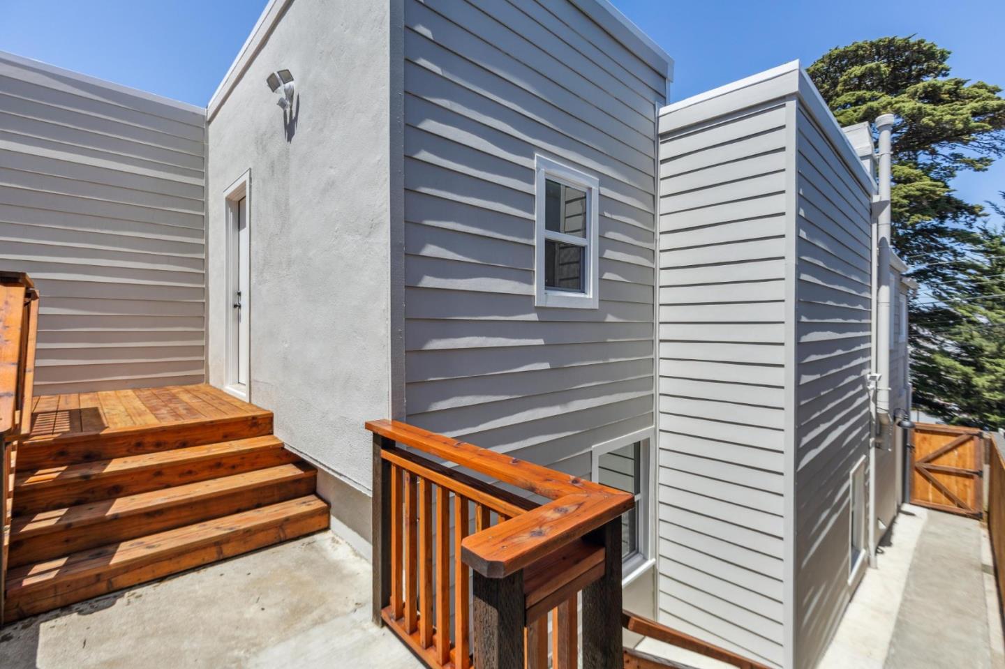 Detail Gallery Image 95 of 139 For 260 Curtis St, San Francisco,  CA 94112 - 3 Beds | 3 Baths