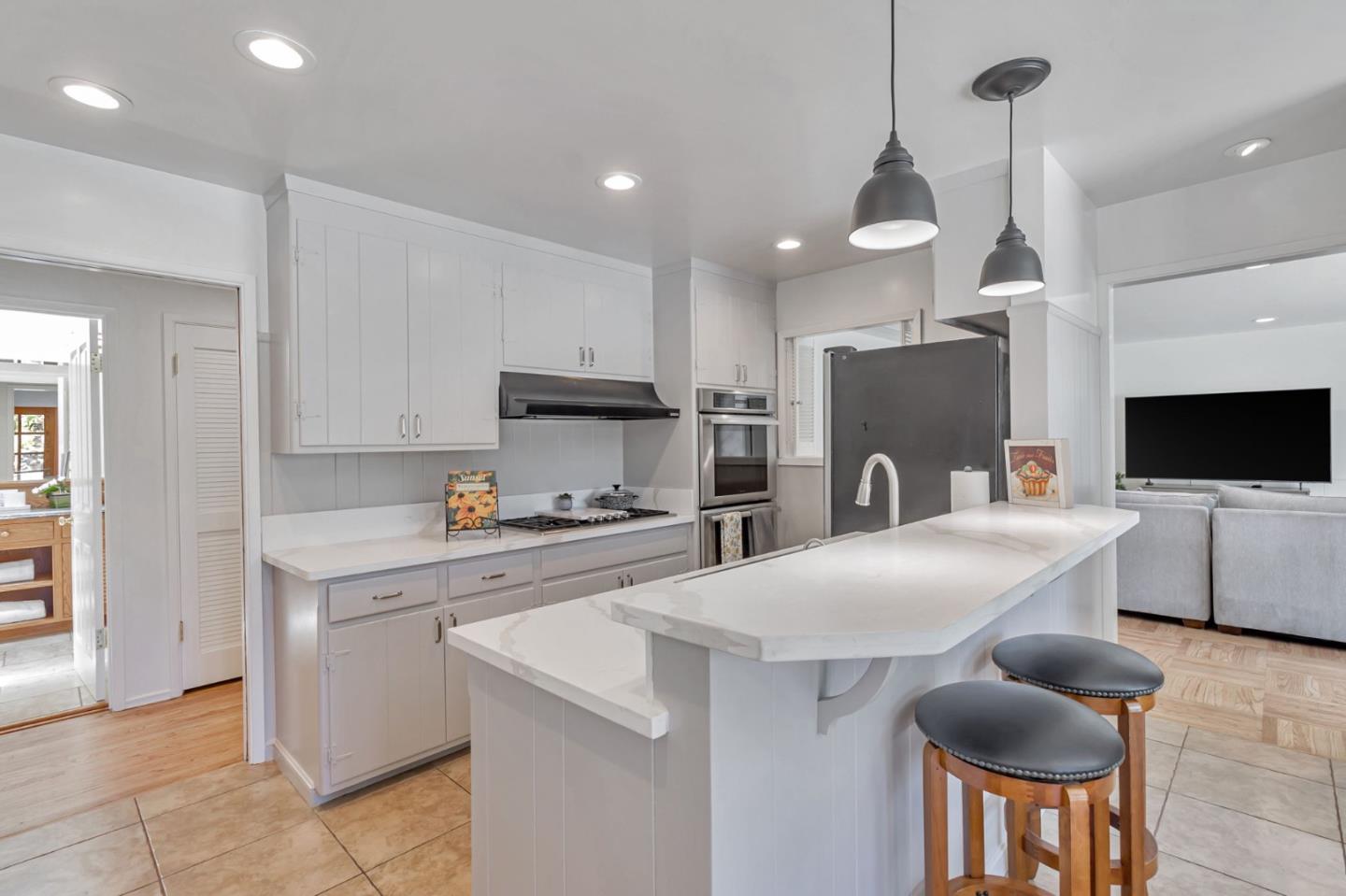 Detail Gallery Image 11 of 76 For 3780 Ralston Ave, Hillsborough,  CA 94010 - 4 Beds | 3 Baths