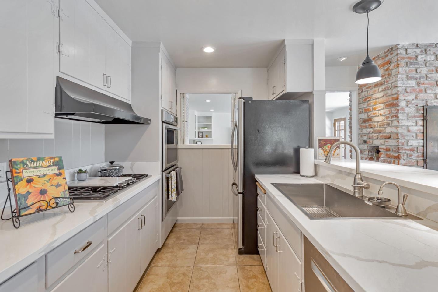 Detail Gallery Image 12 of 76 For 3780 Ralston Ave, Hillsborough,  CA 94010 - 4 Beds | 3 Baths