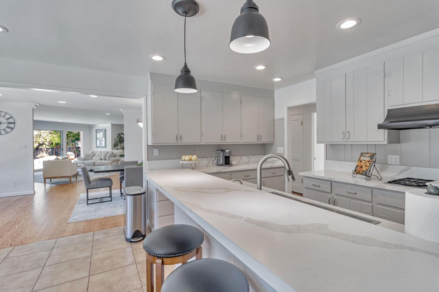 Detail Gallery Image 13 of 76 For 3780 Ralston Ave, Hillsborough,  CA 94010 - 4 Beds | 3 Baths