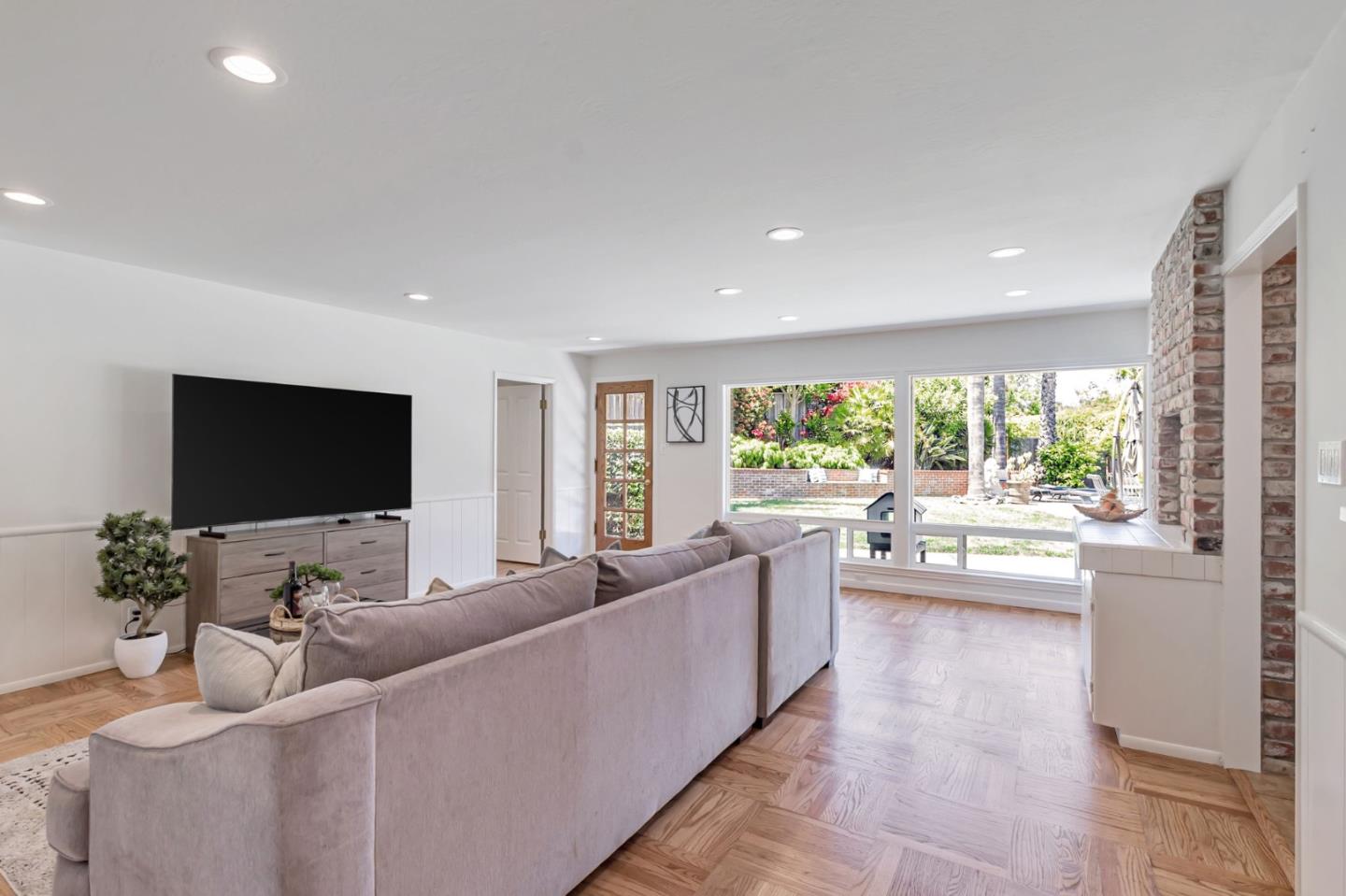 Detail Gallery Image 18 of 76 For 3780 Ralston Ave, Hillsborough,  CA 94010 - 4 Beds | 3 Baths