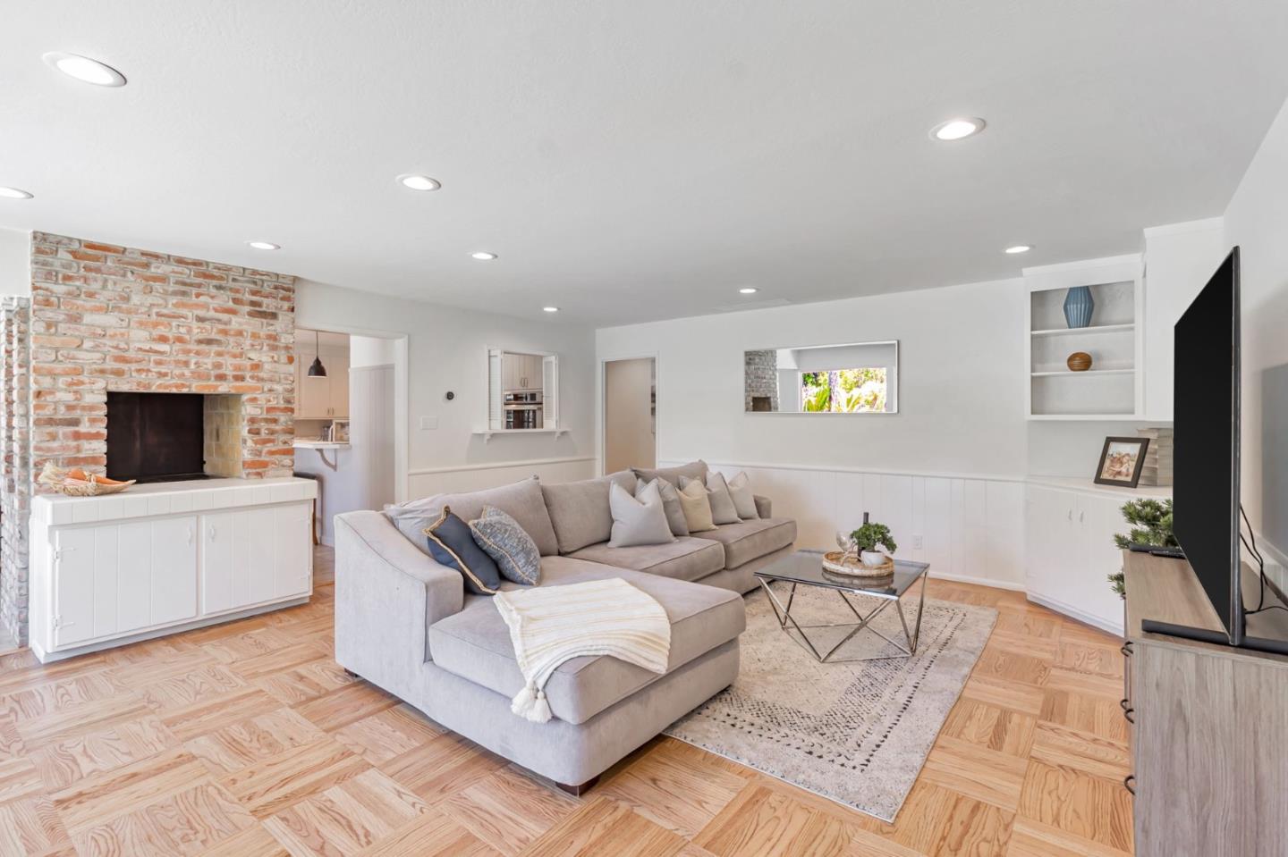 Detail Gallery Image 20 of 76 For 3780 Ralston Ave, Hillsborough,  CA 94010 - 4 Beds | 3 Baths