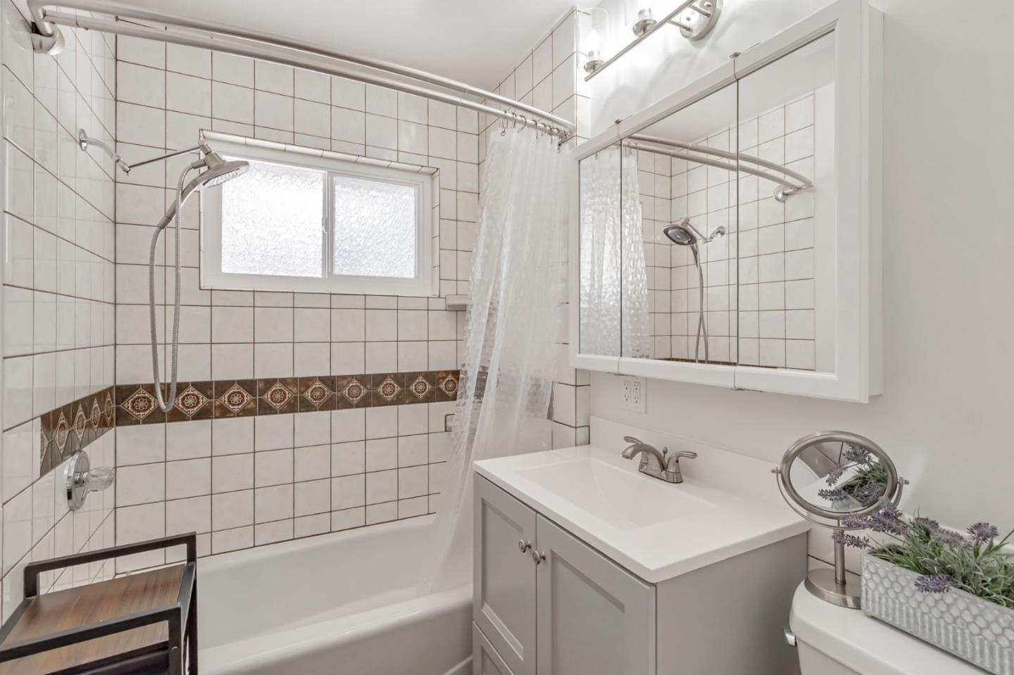 Detail Gallery Image 46 of 76 For 3780 Ralston Ave, Hillsborough,  CA 94010 - 4 Beds | 3 Baths