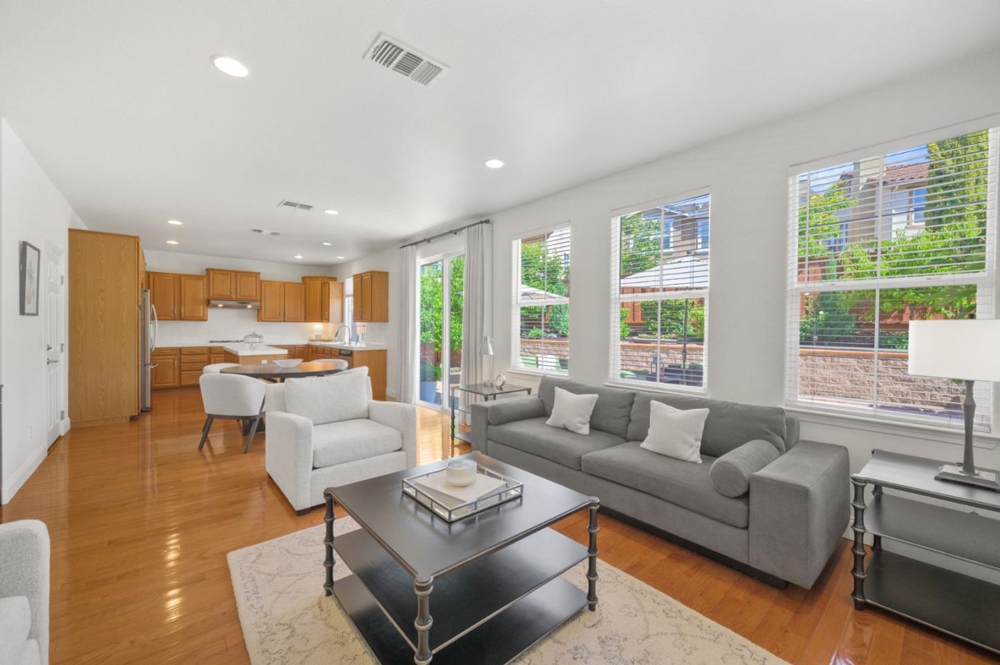 Detail Gallery Image 13 of 55 For 7128 Cerro Crest Dr, San Jose,  CA 95138 - 4 Beds | 2/1 Baths