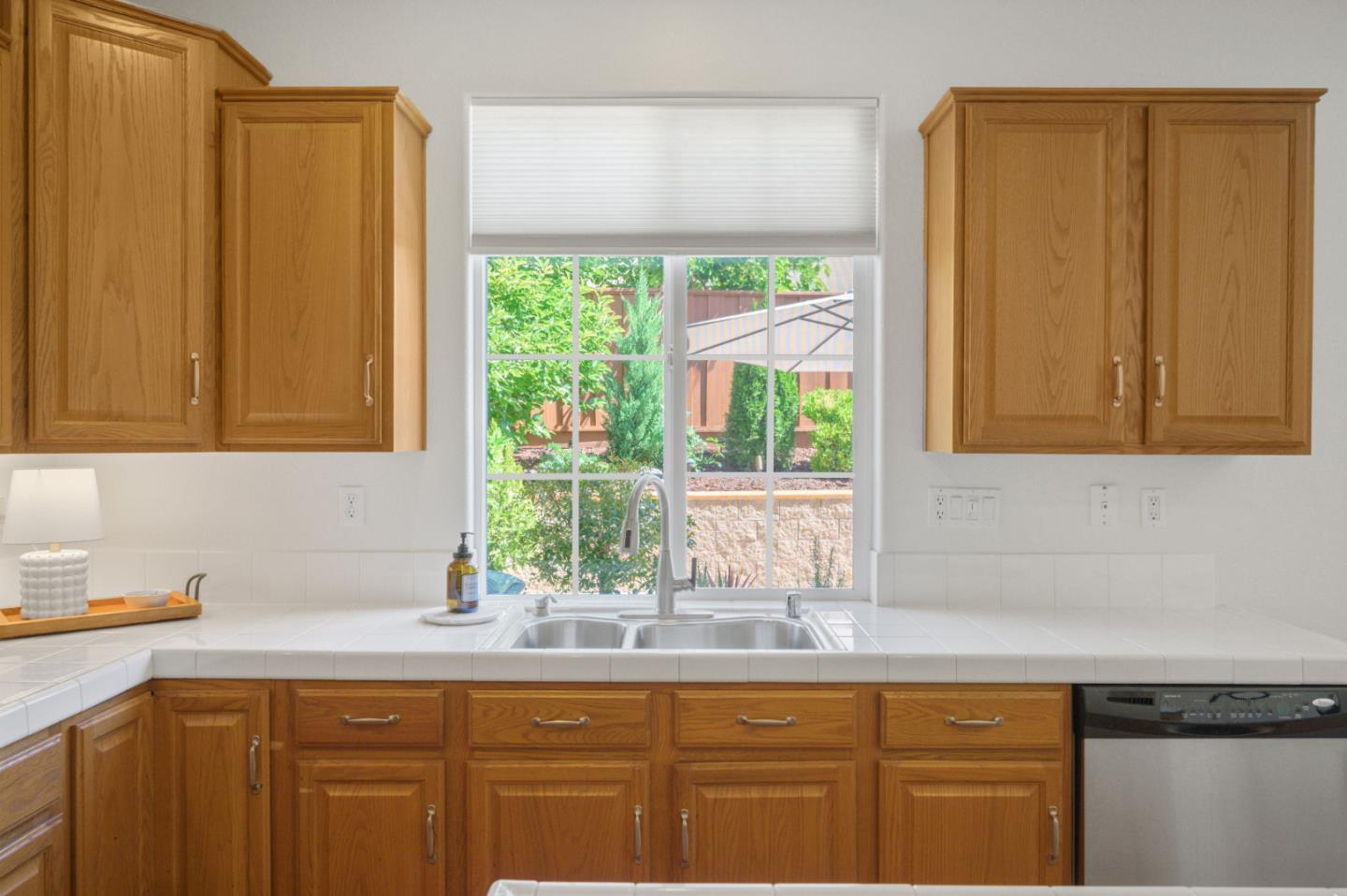 Detail Gallery Image 18 of 55 For 7128 Cerro Crest Dr, San Jose,  CA 95138 - 4 Beds | 2/1 Baths