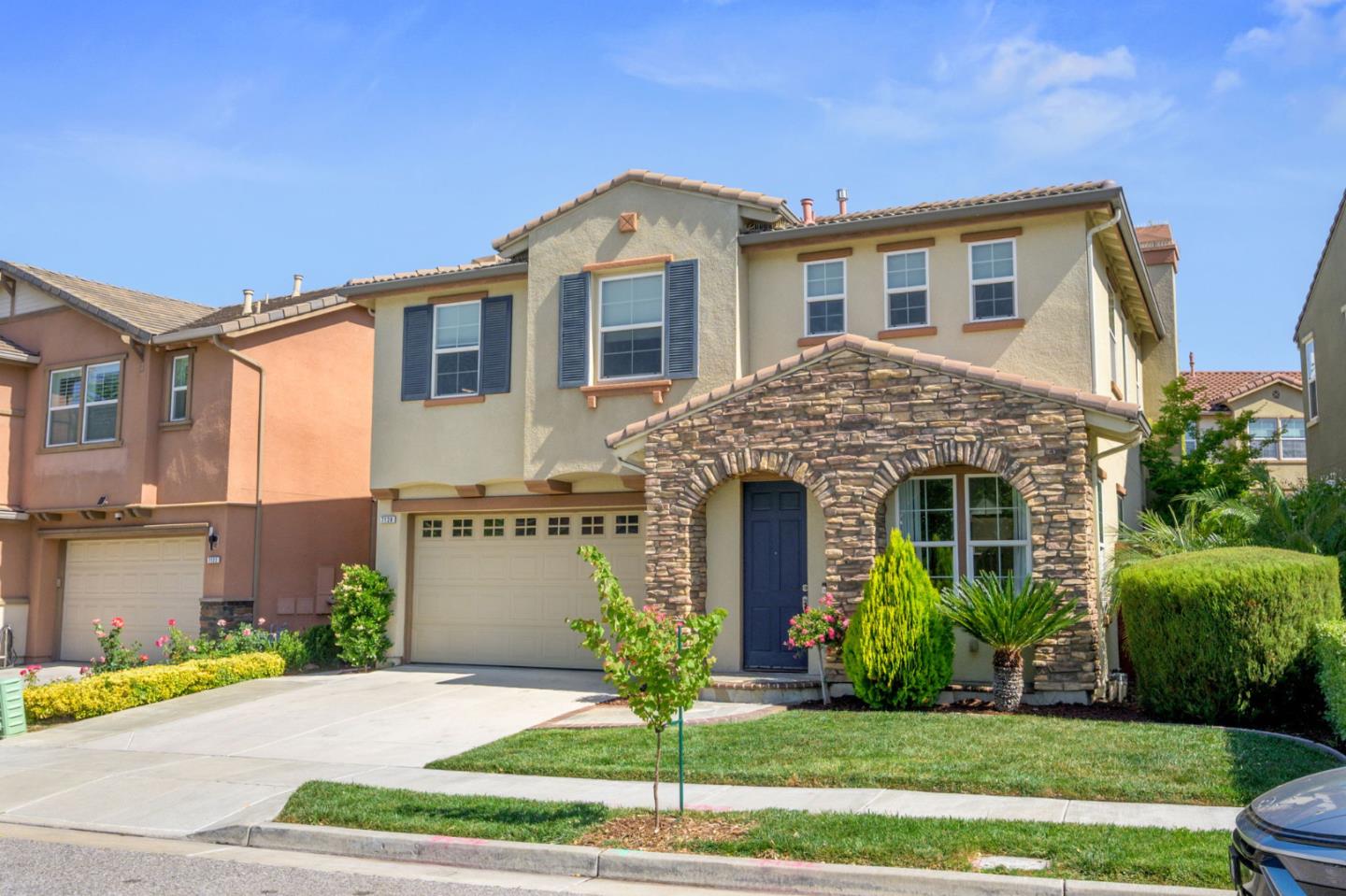 Detail Gallery Image 2 of 55 For 7128 Cerro Crest Dr, San Jose,  CA 95138 - 4 Beds | 2/1 Baths