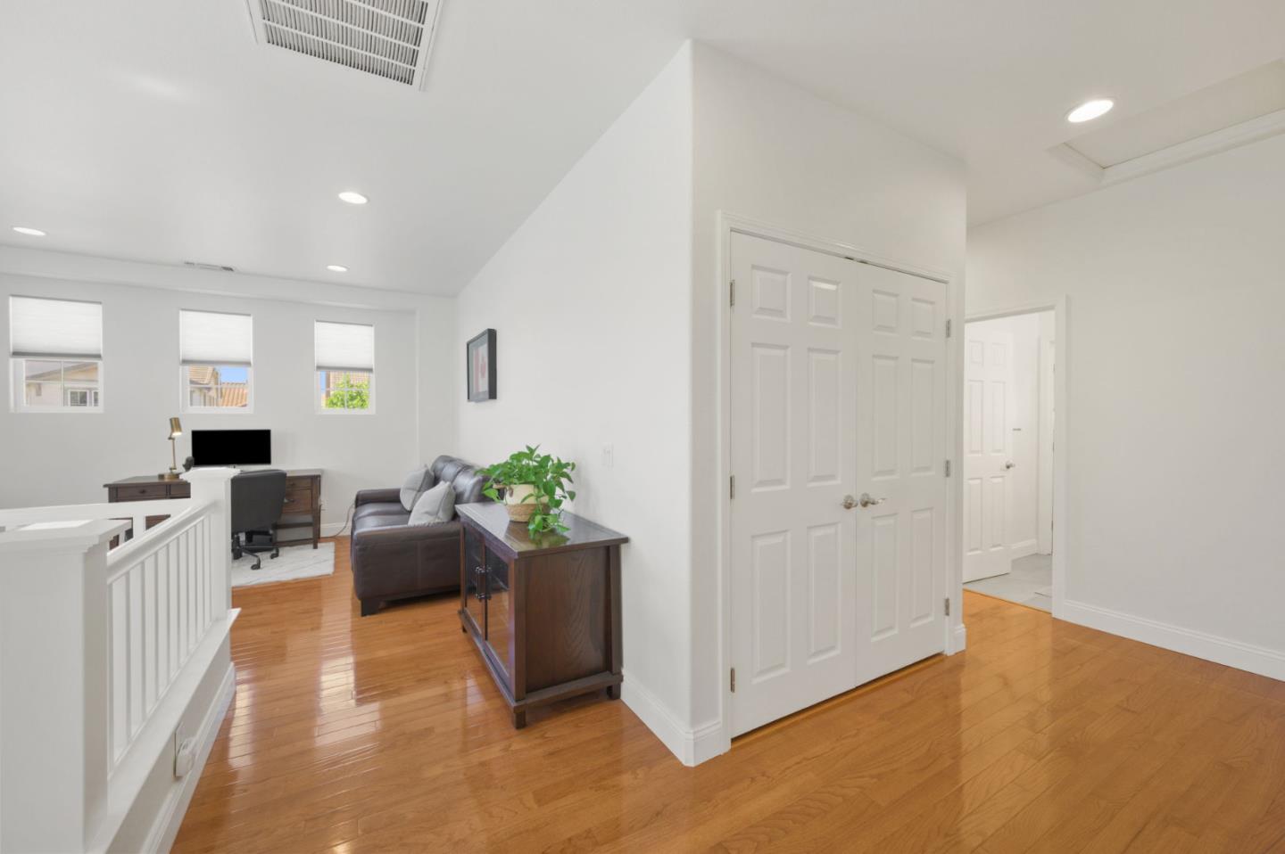 Detail Gallery Image 25 of 55 For 7128 Cerro Crest Dr, San Jose,  CA 95138 - 4 Beds | 2/1 Baths