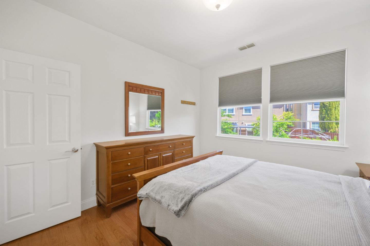 Detail Gallery Image 35 of 55 For 7128 Cerro Crest Dr, San Jose,  CA 95138 - 4 Beds | 2/1 Baths