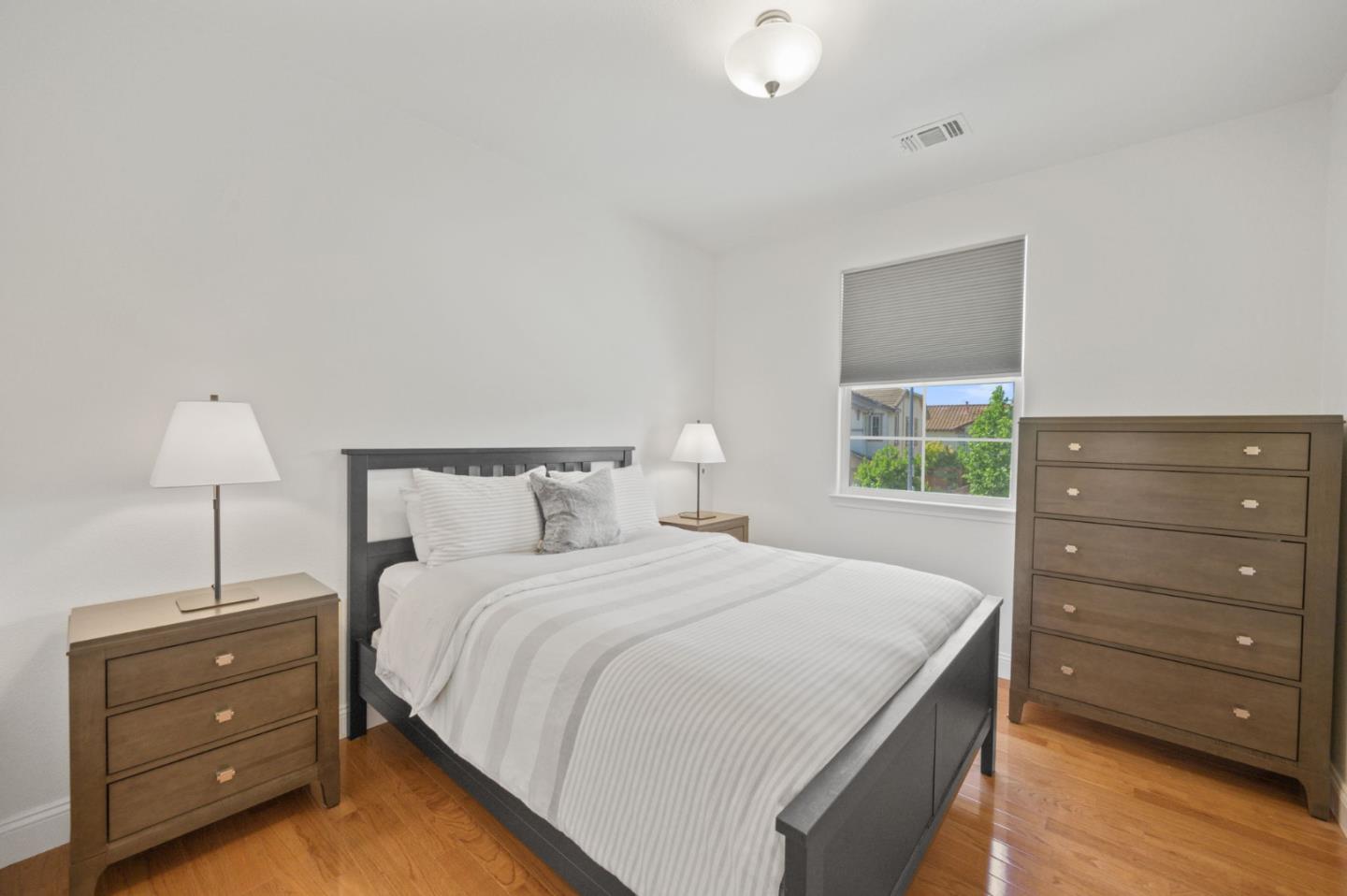 Detail Gallery Image 38 of 55 For 7128 Cerro Crest Dr, San Jose,  CA 95138 - 4 Beds | 2/1 Baths