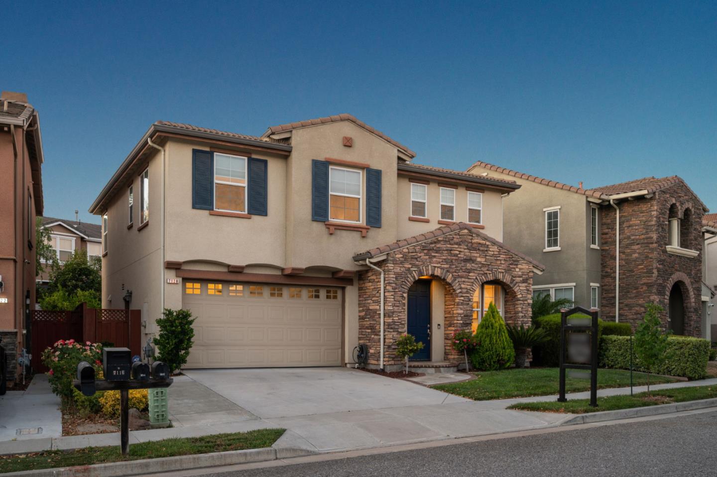 Detail Gallery Image 4 of 55 For 7128 Cerro Crest Dr, San Jose,  CA 95138 - 4 Beds | 2/1 Baths