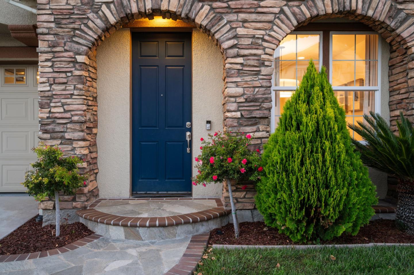 Detail Gallery Image 5 of 55 For 7128 Cerro Crest Dr, San Jose,  CA 95138 - 4 Beds | 2/1 Baths