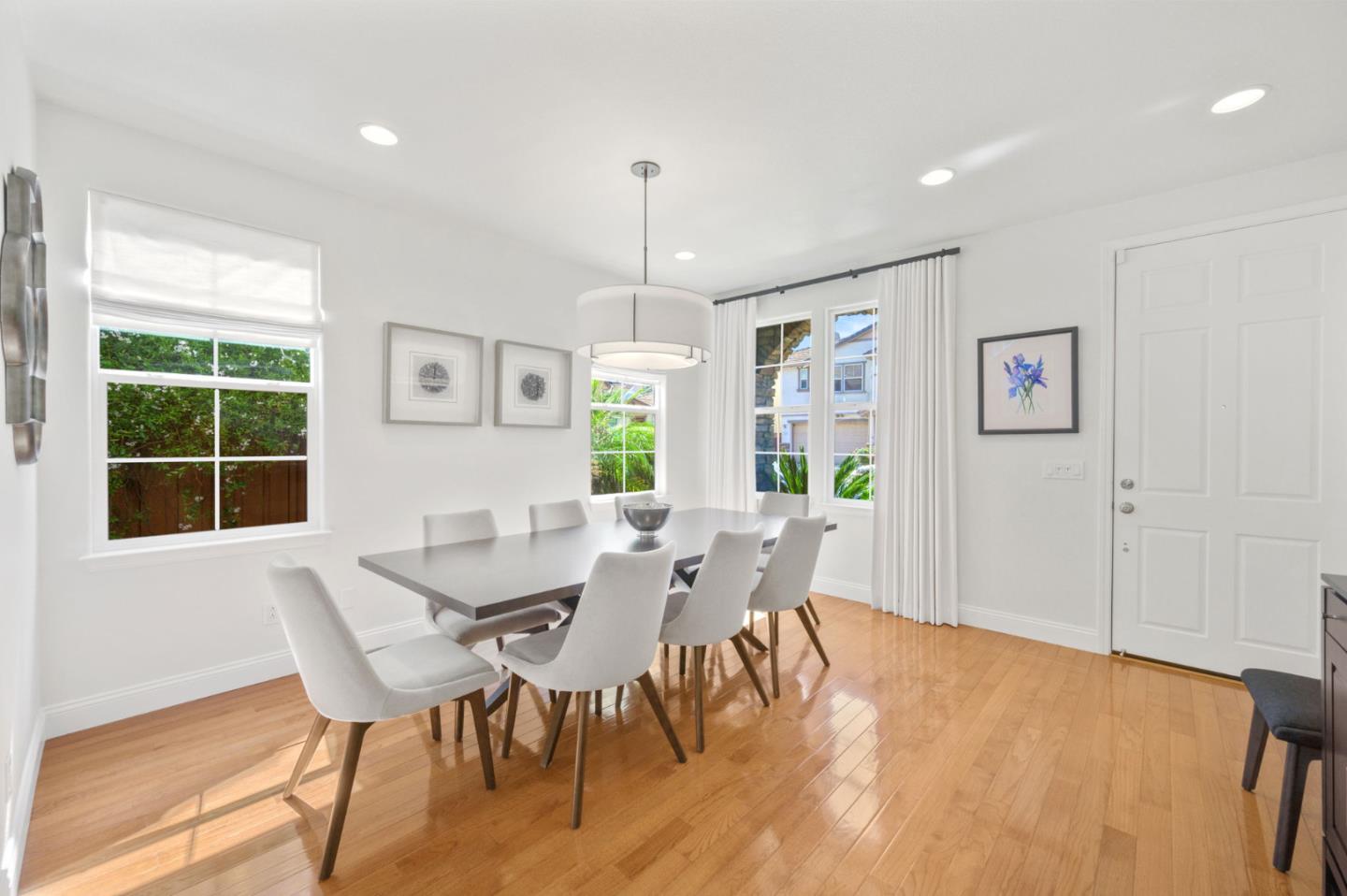 Detail Gallery Image 7 of 55 For 7128 Cerro Crest Dr, San Jose,  CA 95138 - 4 Beds | 2/1 Baths