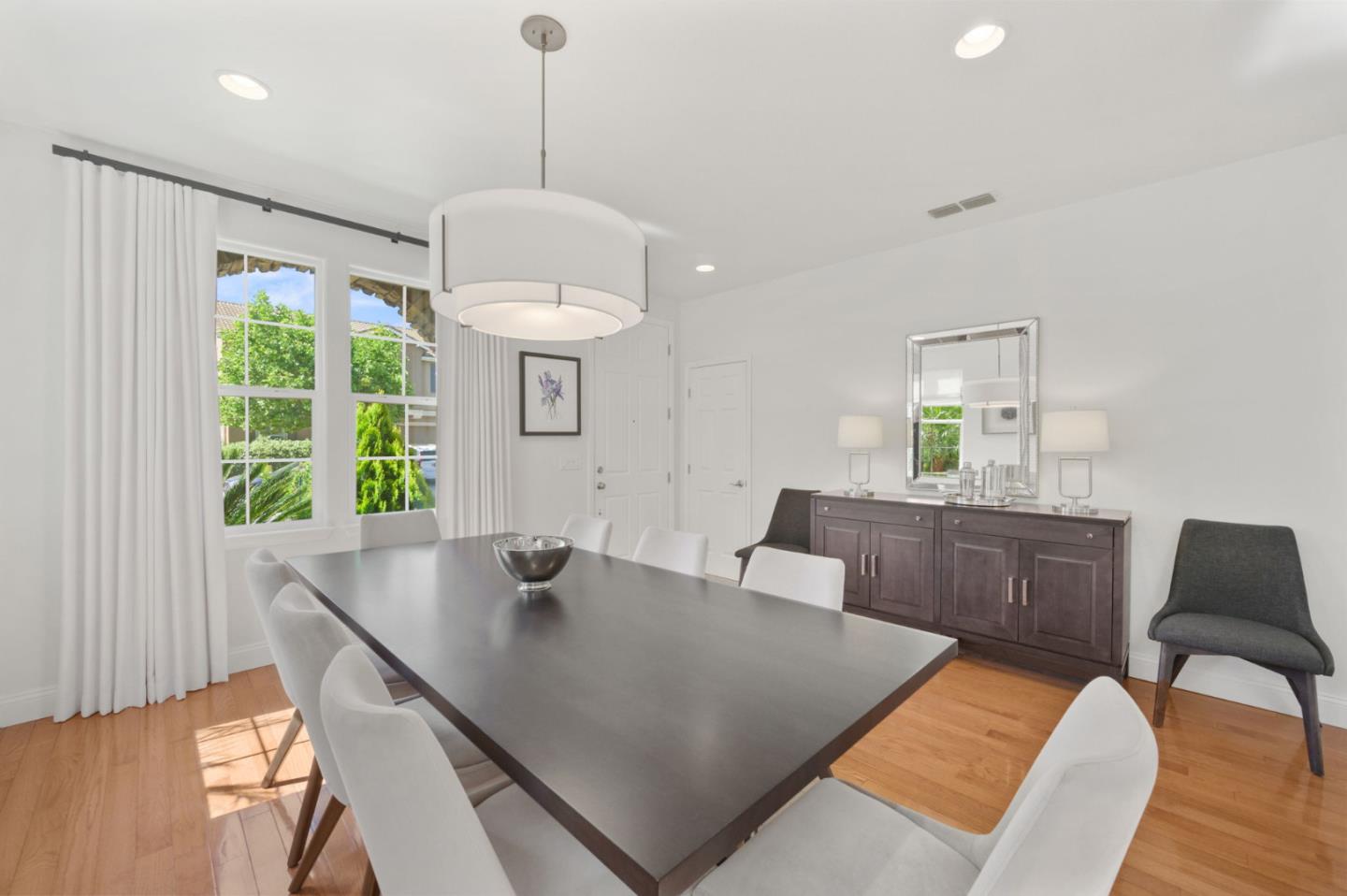 Detail Gallery Image 9 of 55 For 7128 Cerro Crest Dr, San Jose,  CA 95138 - 4 Beds | 2/1 Baths
