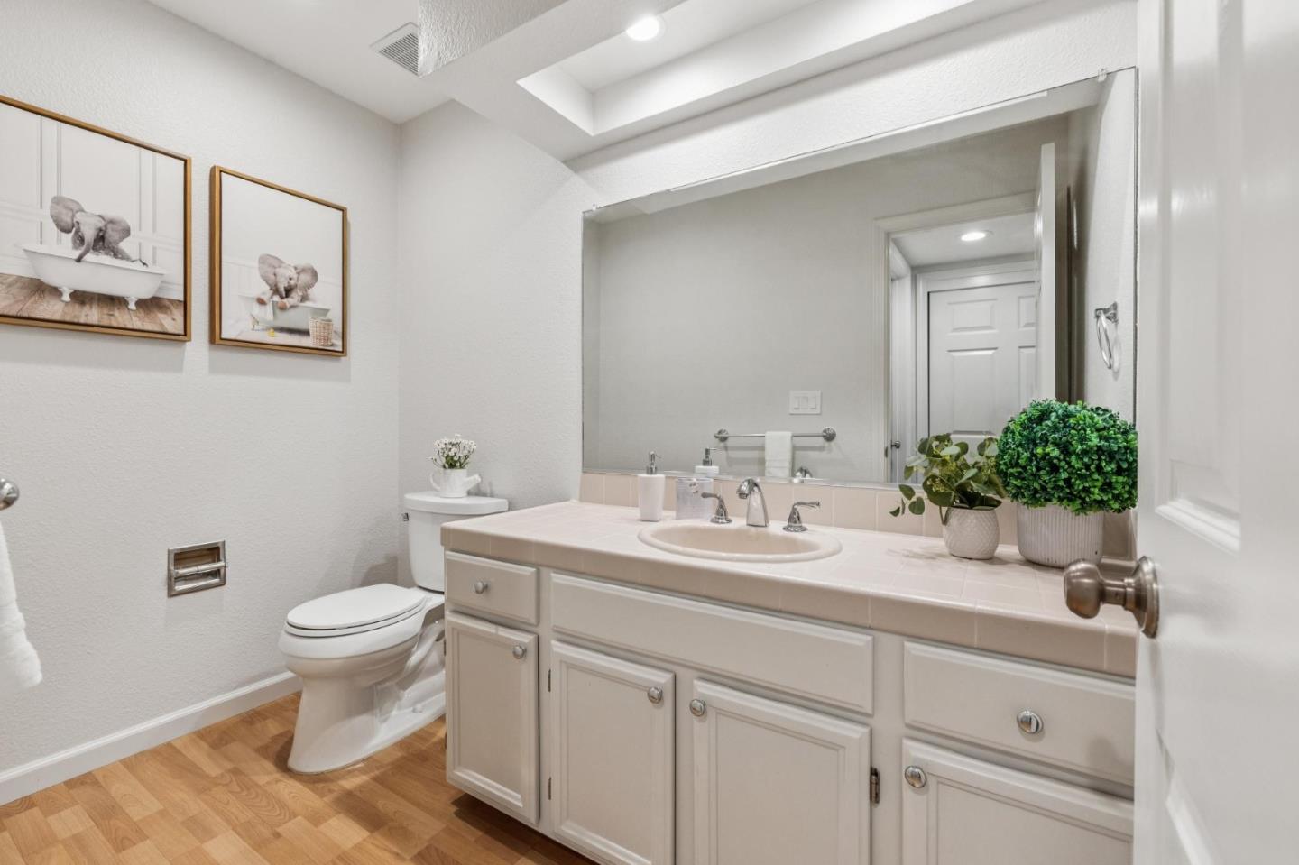 Detail Gallery Image 22 of 42 For 438 Portofino Dr #101,  San Carlos,  CA 94070 - 3 Beds | 2/1 Baths