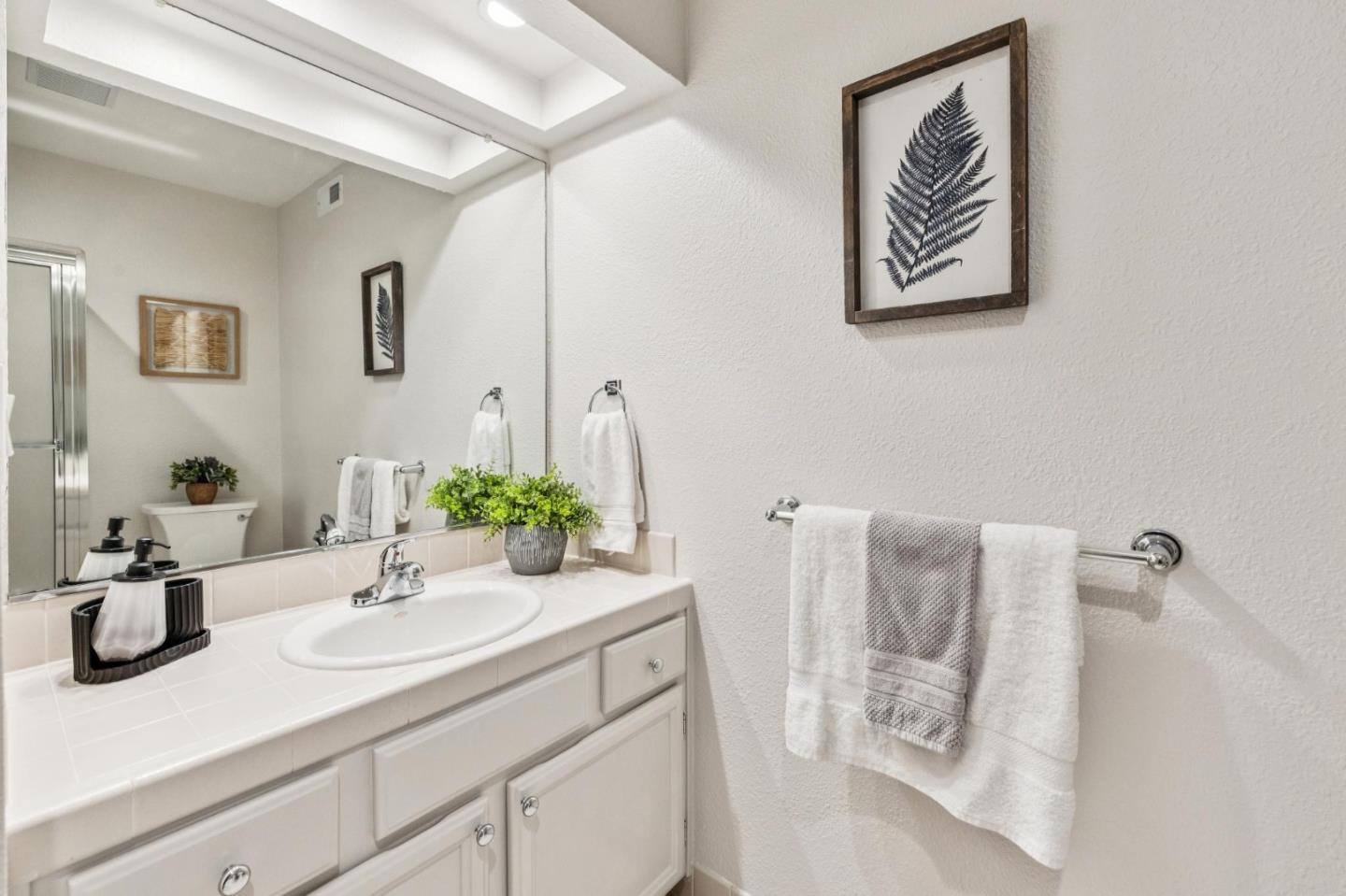 Detail Gallery Image 34 of 42 For 438 Portofino Dr #101,  San Carlos,  CA 94070 - 3 Beds | 2/1 Baths