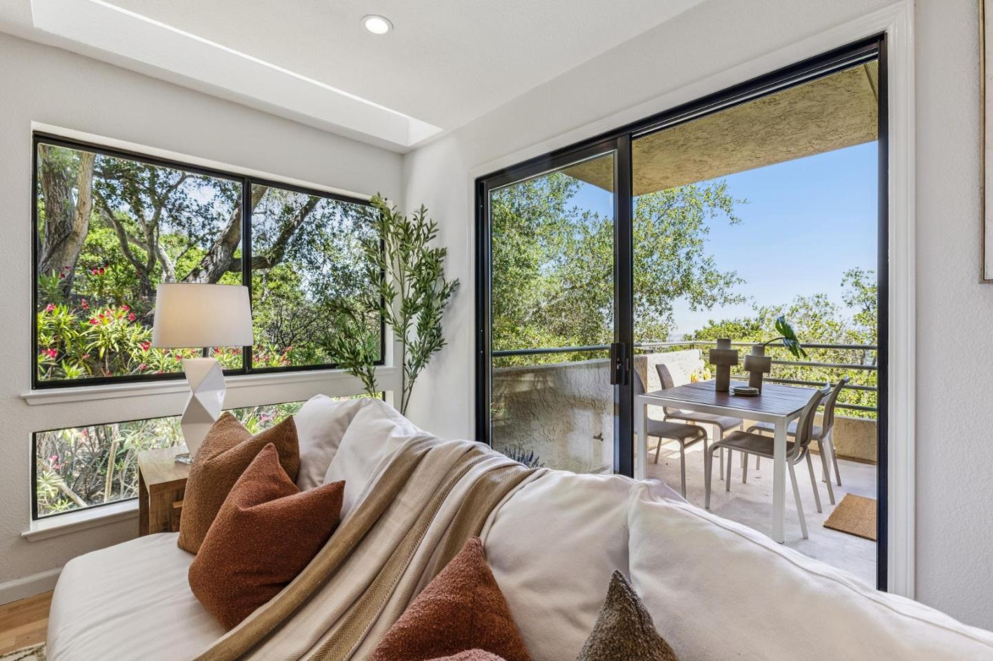 Detail Gallery Image 4 of 42 For 438 Portofino Dr #101,  San Carlos,  CA 94070 - 3 Beds | 2/1 Baths