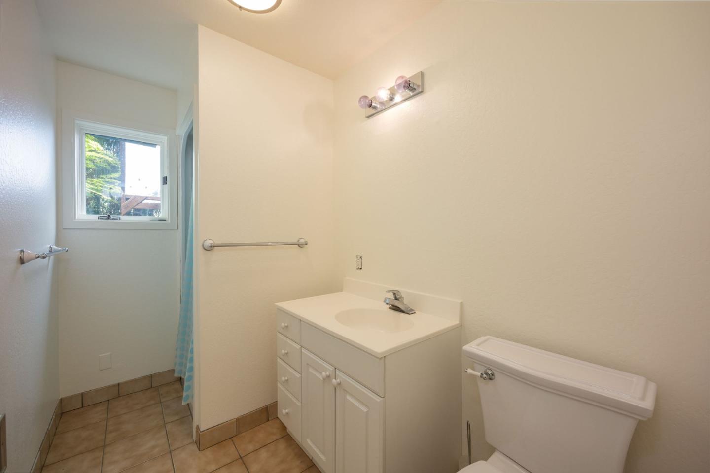 Detail Gallery Image 14 of 25 For 1770 Higgins Canyon Rd, Half Moon Bay,  CA 94019 - 3 Beds | 2 Baths
