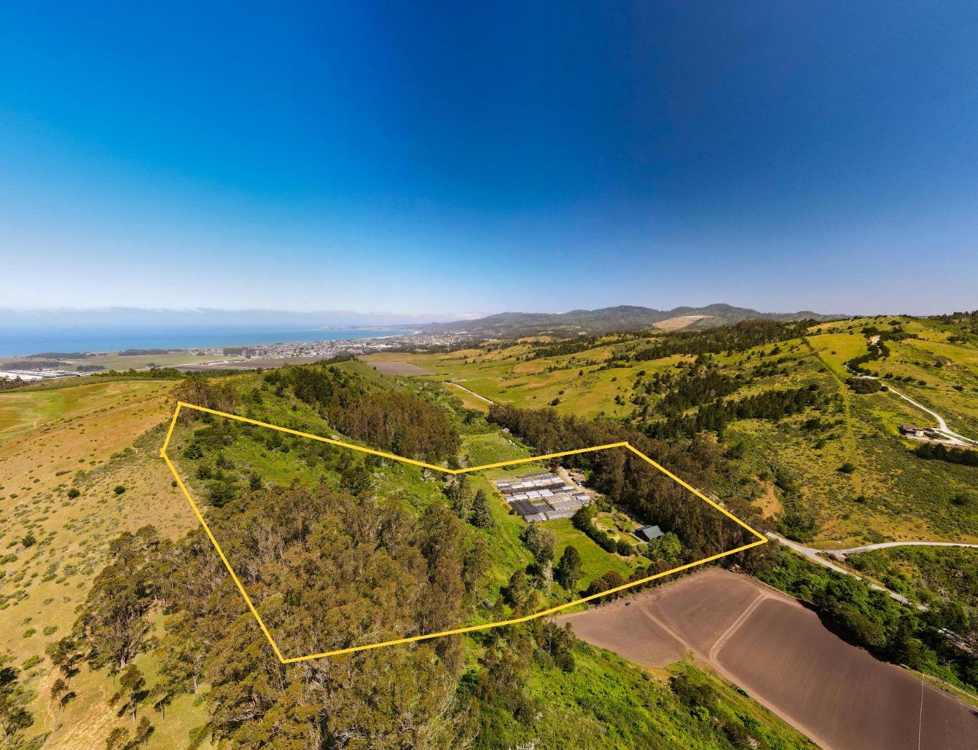 Detail Gallery Image 2 of 25 For 1770 Higgins Canyon Rd, Half Moon Bay,  CA 94019 - 3 Beds | 2 Baths