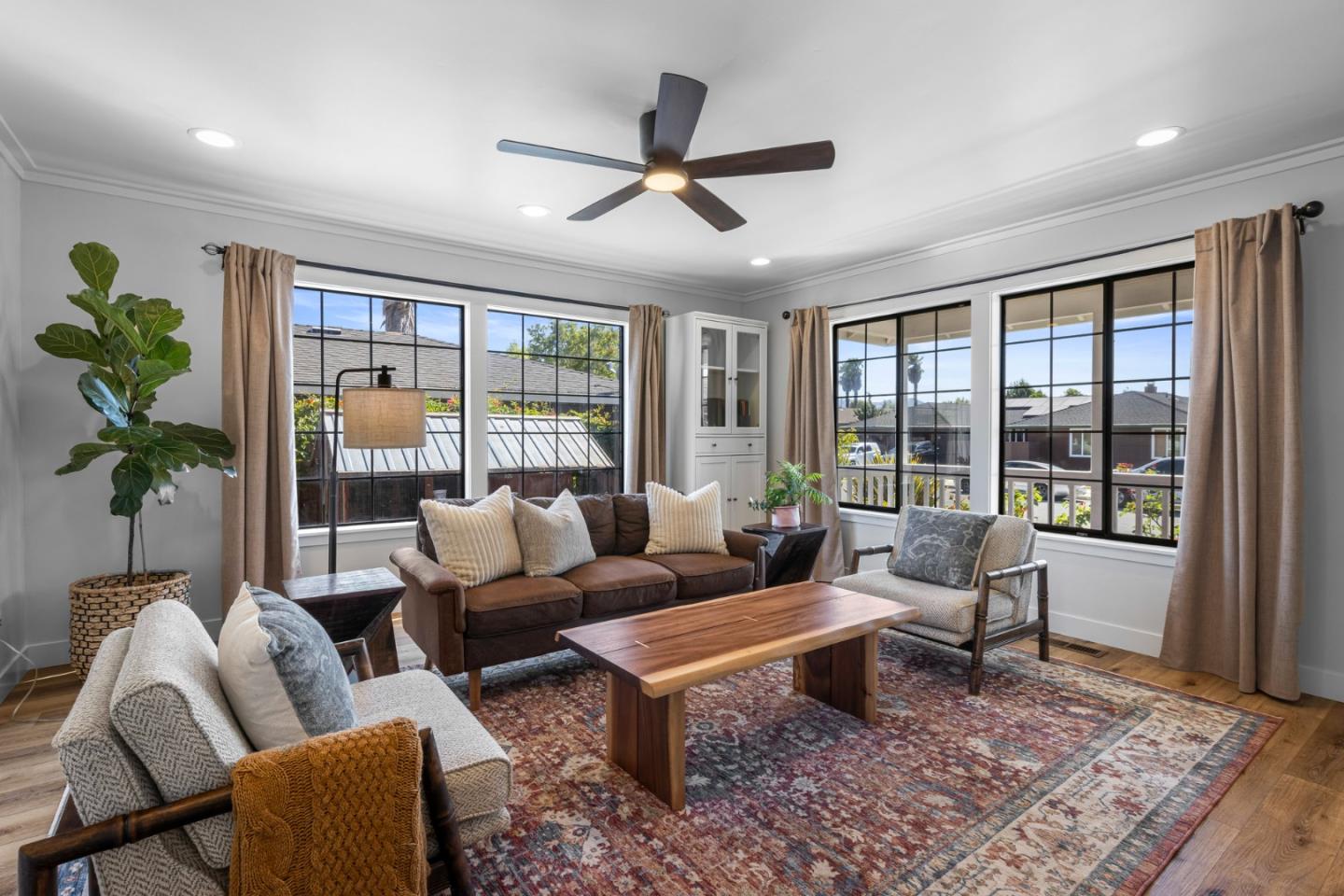 Detail Gallery Image 12 of 98 For 1851 Severinsen St, Hollister,  CA 95023 - 4 Beds | 2/1 Baths