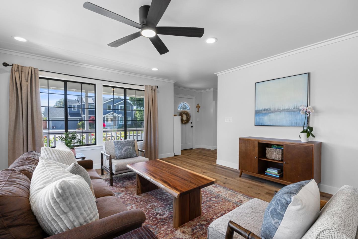 Detail Gallery Image 14 of 98 For 1851 Severinsen St, Hollister,  CA 95023 - 4 Beds | 2/1 Baths