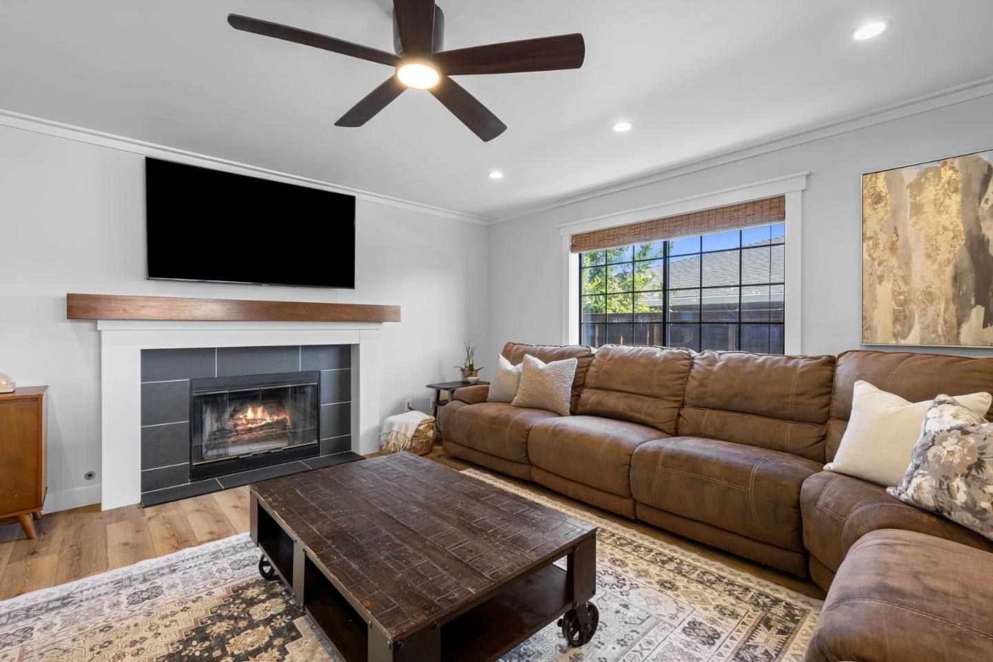 Detail Gallery Image 17 of 98 For 1851 Severinsen St, Hollister,  CA 95023 - 4 Beds | 2/1 Baths