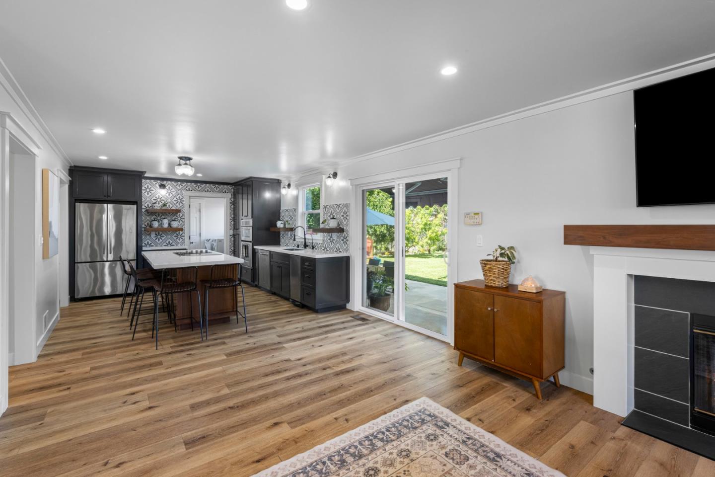 Detail Gallery Image 19 of 98 For 1851 Severinsen St, Hollister,  CA 95023 - 4 Beds | 2/1 Baths