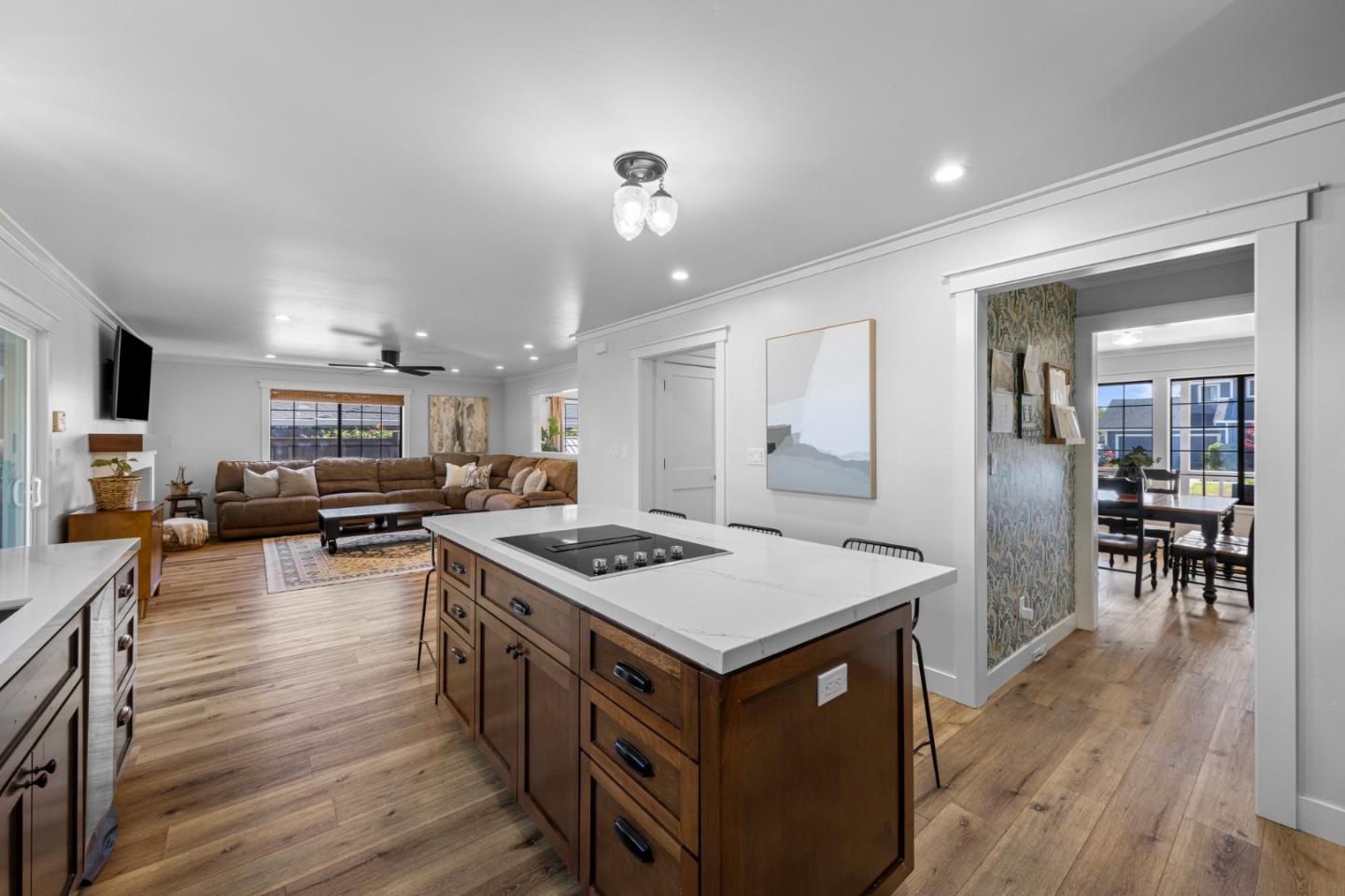 Detail Gallery Image 27 of 98 For 1851 Severinsen St, Hollister,  CA 95023 - 4 Beds | 2/1 Baths