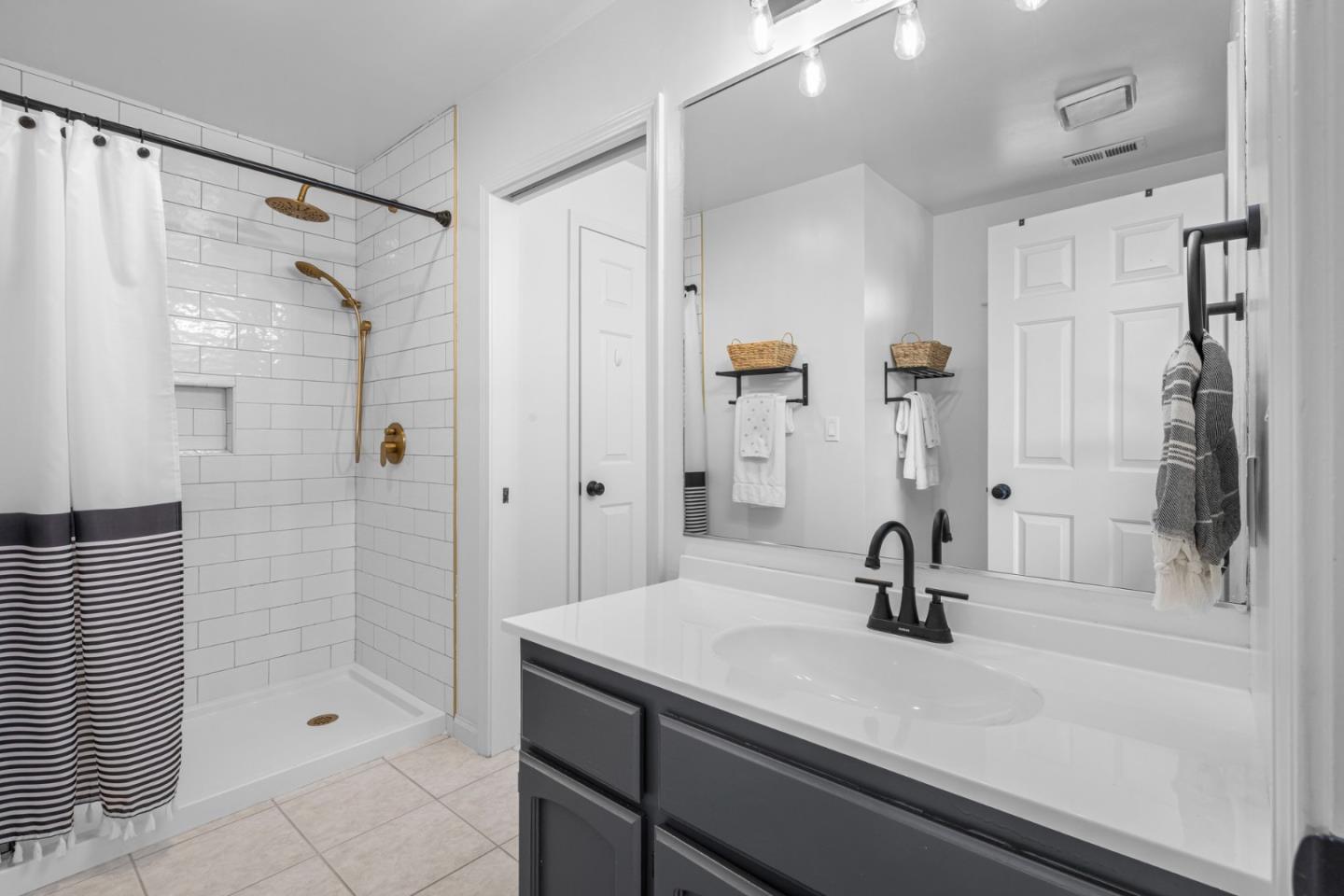 Detail Gallery Image 46 of 98 For 1851 Severinsen St, Hollister,  CA 95023 - 4 Beds | 2/1 Baths