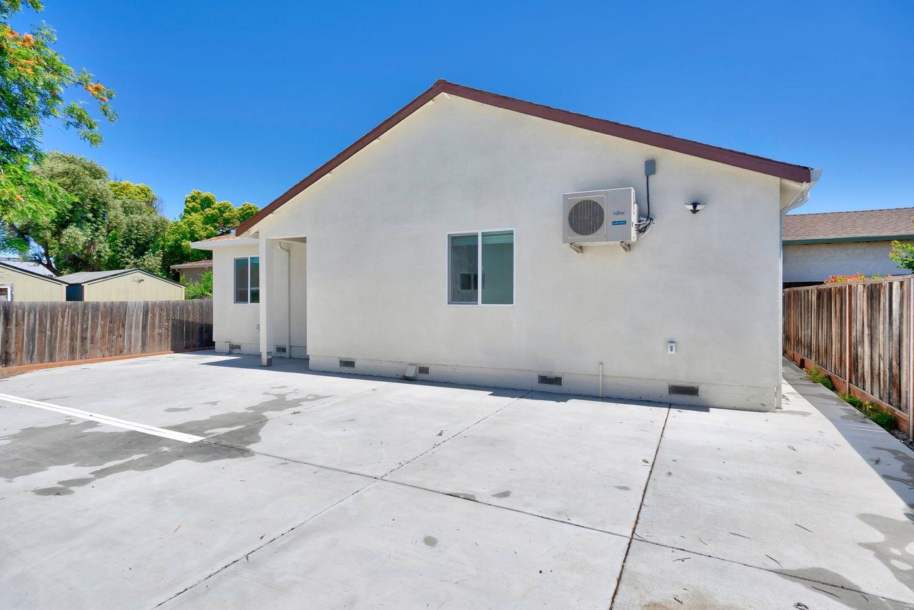 Detail Gallery Image 16 of 44 For 264 N 34th St, San Jose,  CA 95116 - 8 Beds | 4 Baths