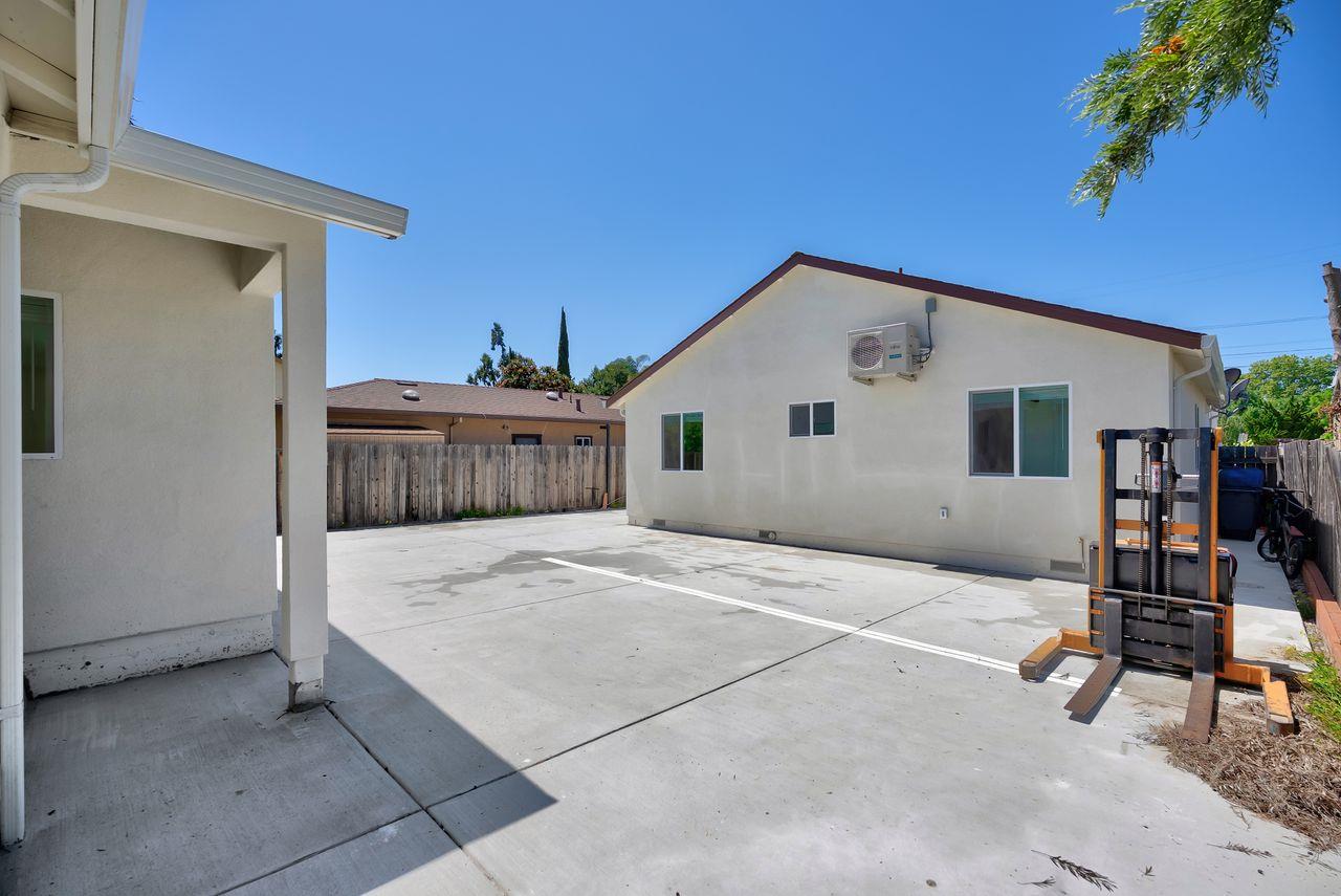Detail Gallery Image 18 of 44 For 264 N 34th St, San Jose,  CA 95116 - 8 Beds | 4 Baths