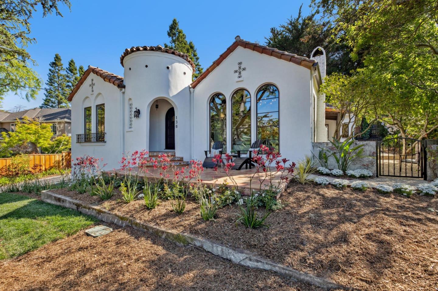 Detail Gallery Image 2 of 93 For 138 Valdeflores Dr, Burlingame,  CA 94010 - 4 Beds | 3/1 Baths