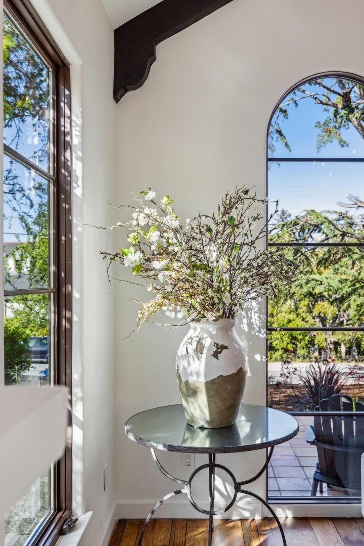 Detail Gallery Image 25 of 93 For 138 Valdeflores Dr, Burlingame,  CA 94010 - 4 Beds | 3/1 Baths
