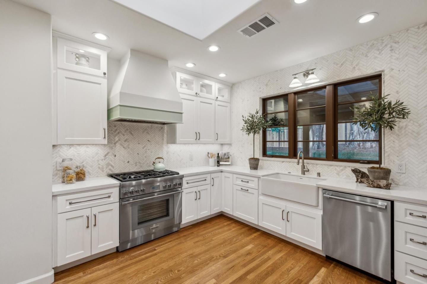 Detail Gallery Image 27 of 93 For 138 Valdeflores Dr, Burlingame,  CA 94010 - 4 Beds | 3/1 Baths