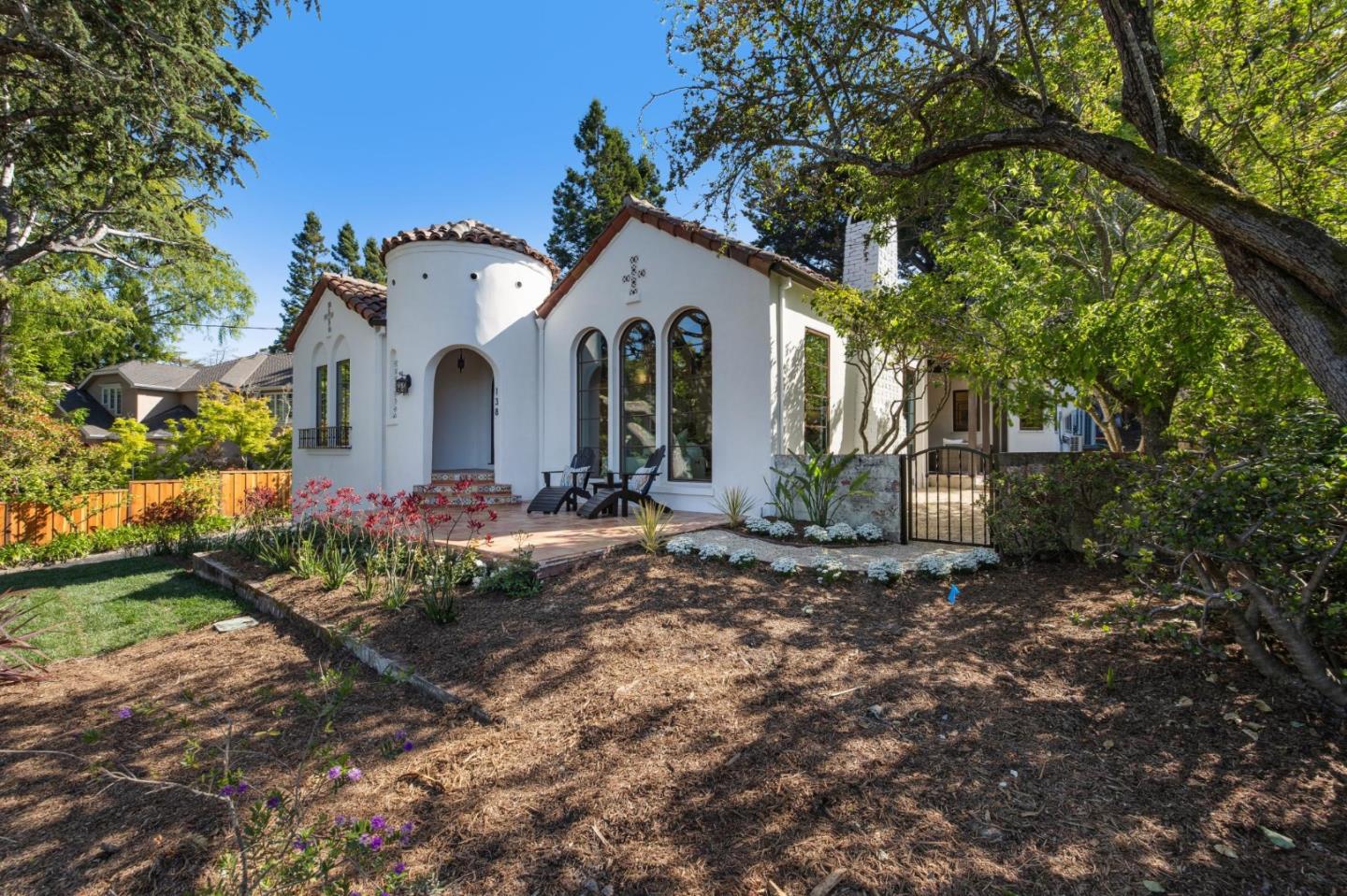Detail Gallery Image 3 of 93 For 138 Valdeflores Dr, Burlingame,  CA 94010 - 4 Beds | 3/1 Baths
