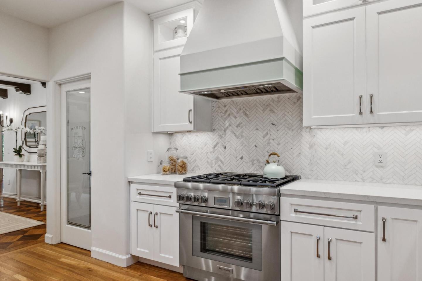 Detail Gallery Image 30 of 93 For 138 Valdeflores Dr, Burlingame,  CA 94010 - 4 Beds | 3/1 Baths