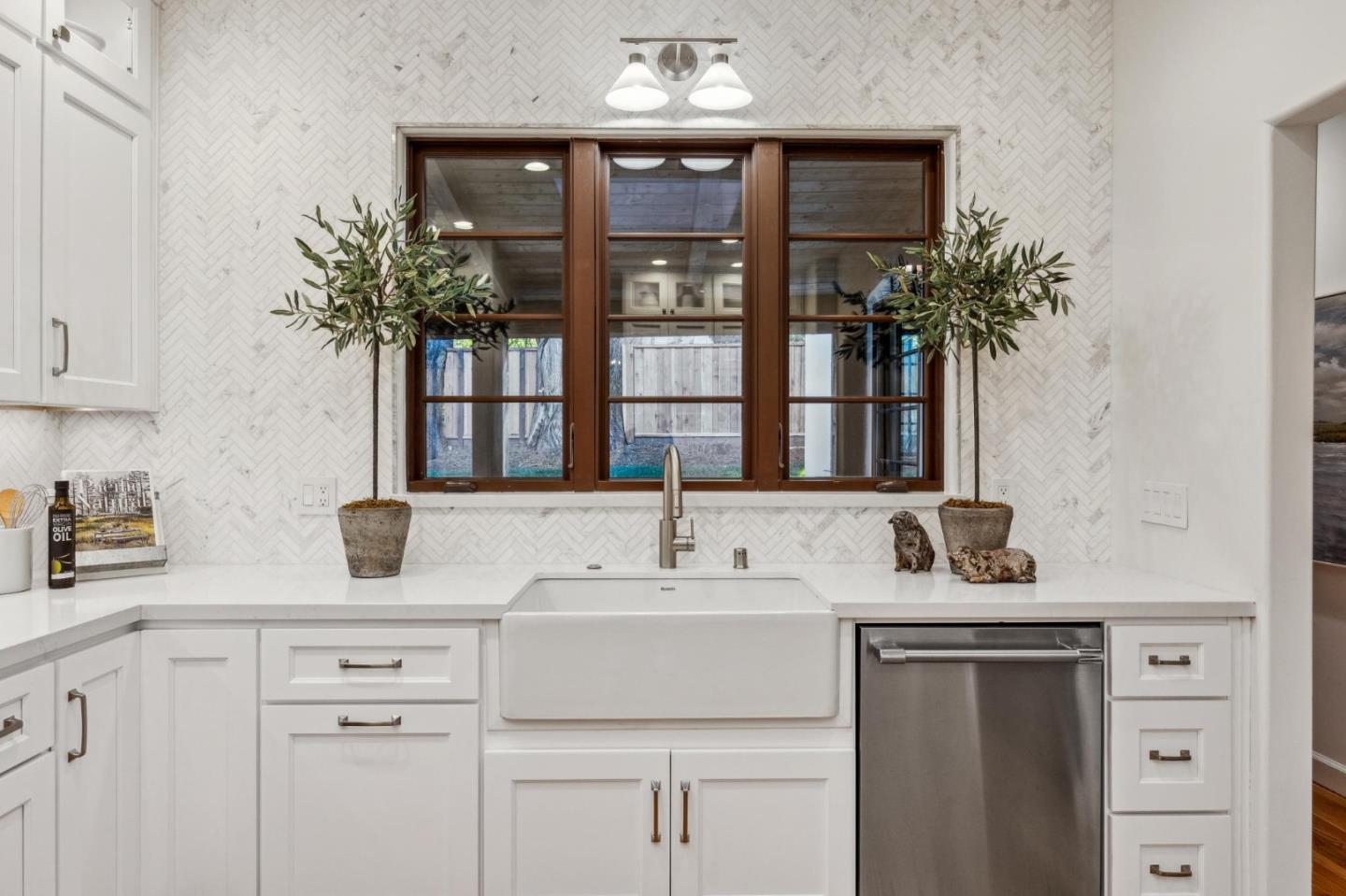 Detail Gallery Image 31 of 93 For 138 Valdeflores Dr, Burlingame,  CA 94010 - 4 Beds | 3/1 Baths