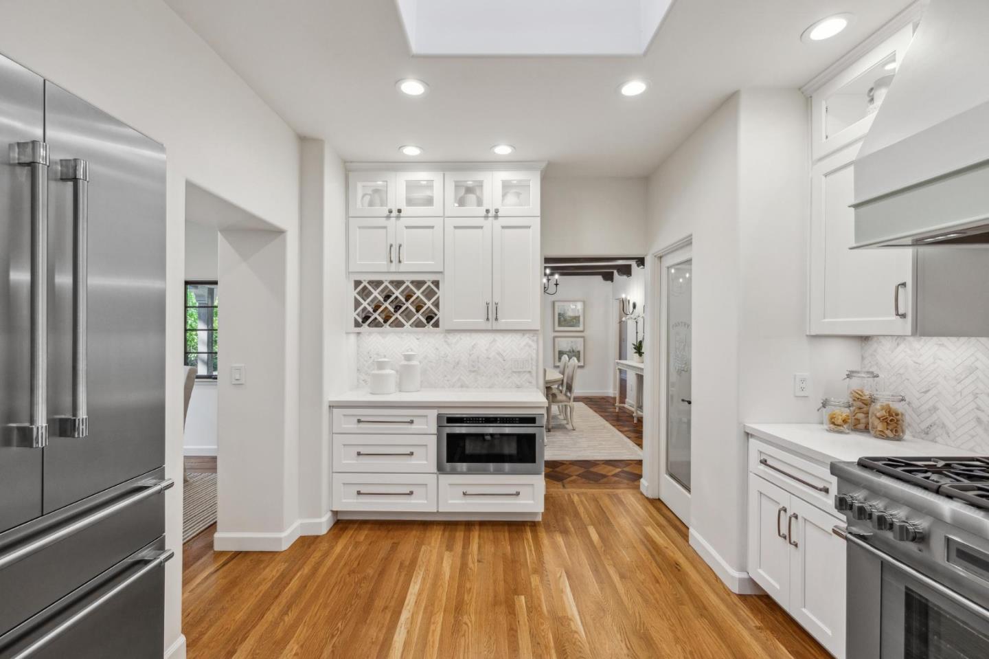 Detail Gallery Image 34 of 93 For 138 Valdeflores Dr, Burlingame,  CA 94010 - 4 Beds | 3/1 Baths